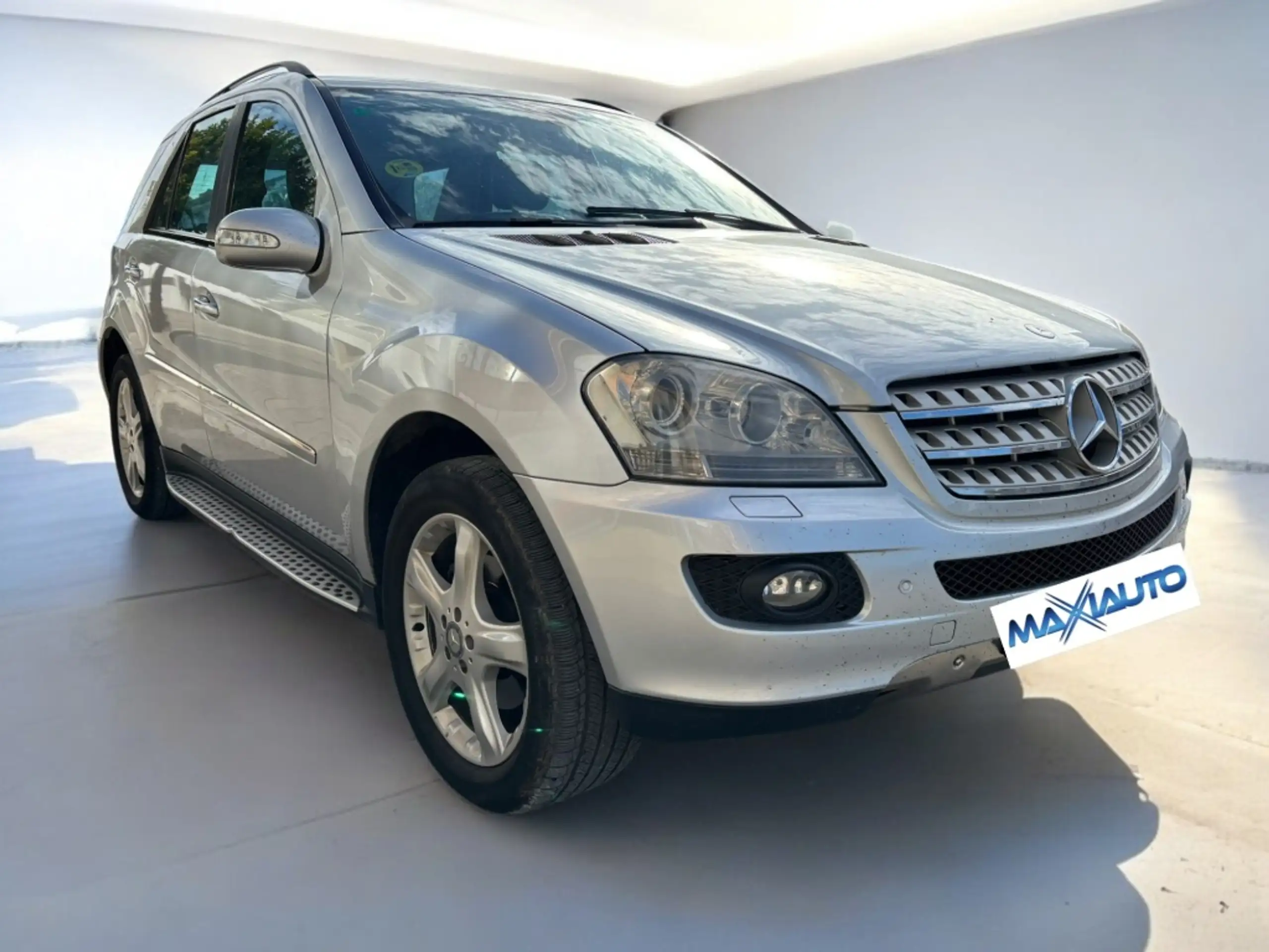 Mercedes-Benz - ML 320