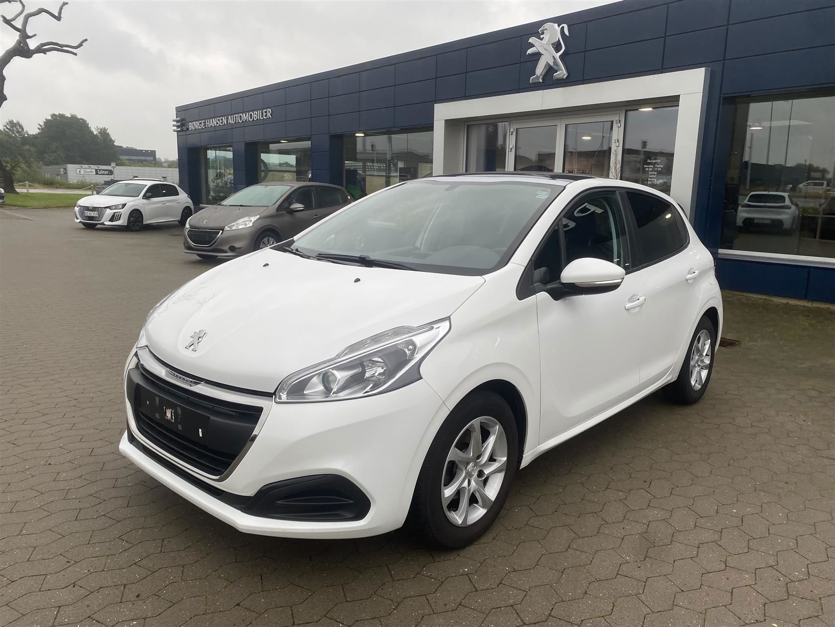 Peugeot - 208