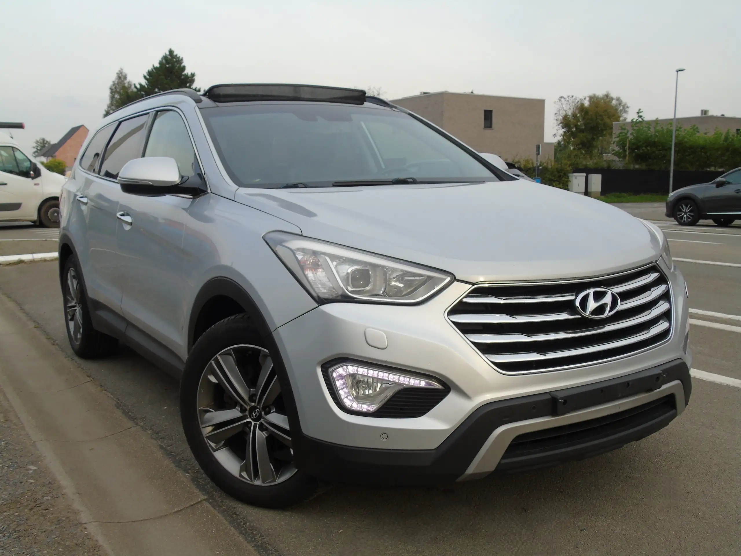 Hyundai - Grand Santa Fe