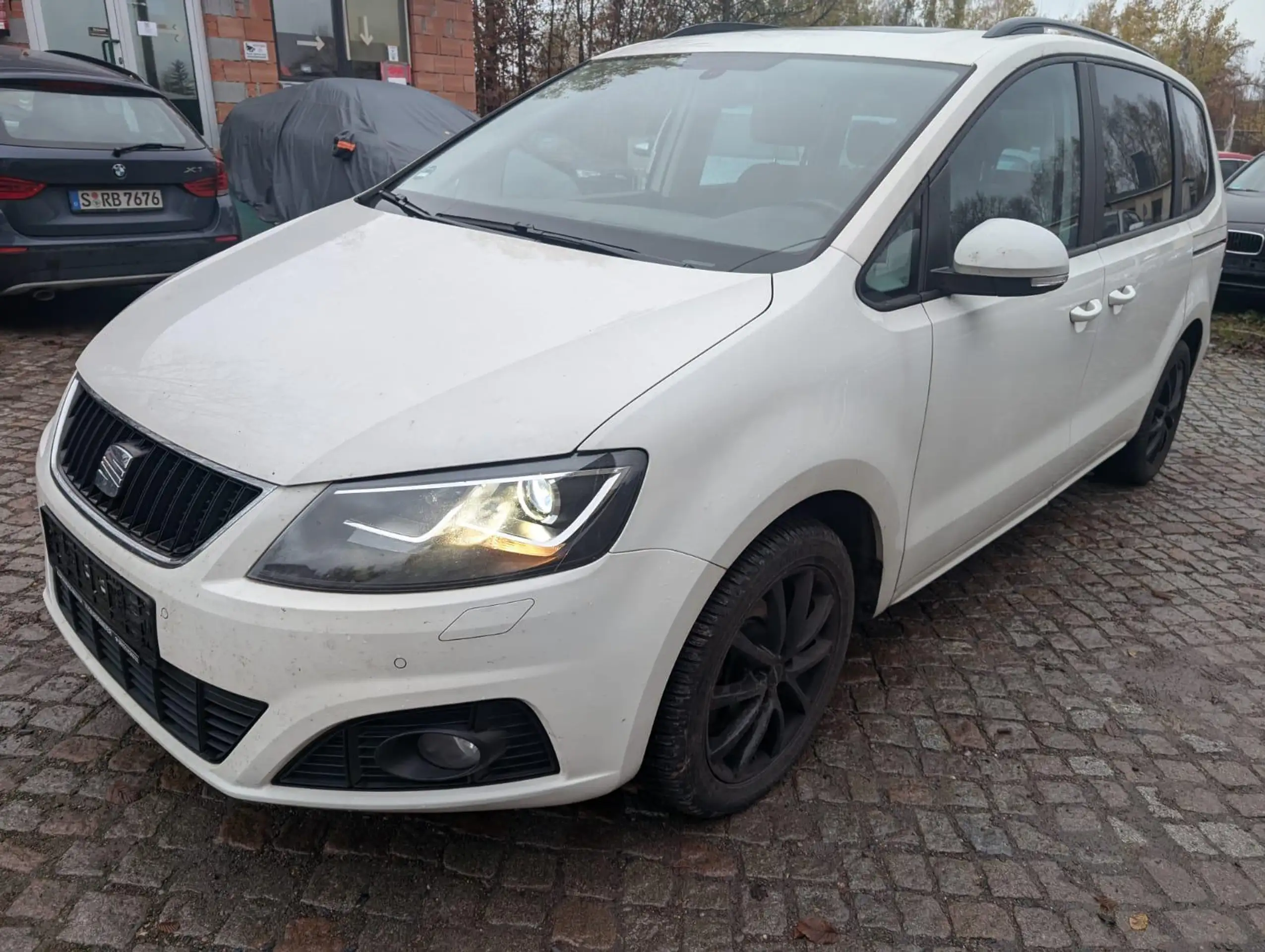 SEAT - Alhambra