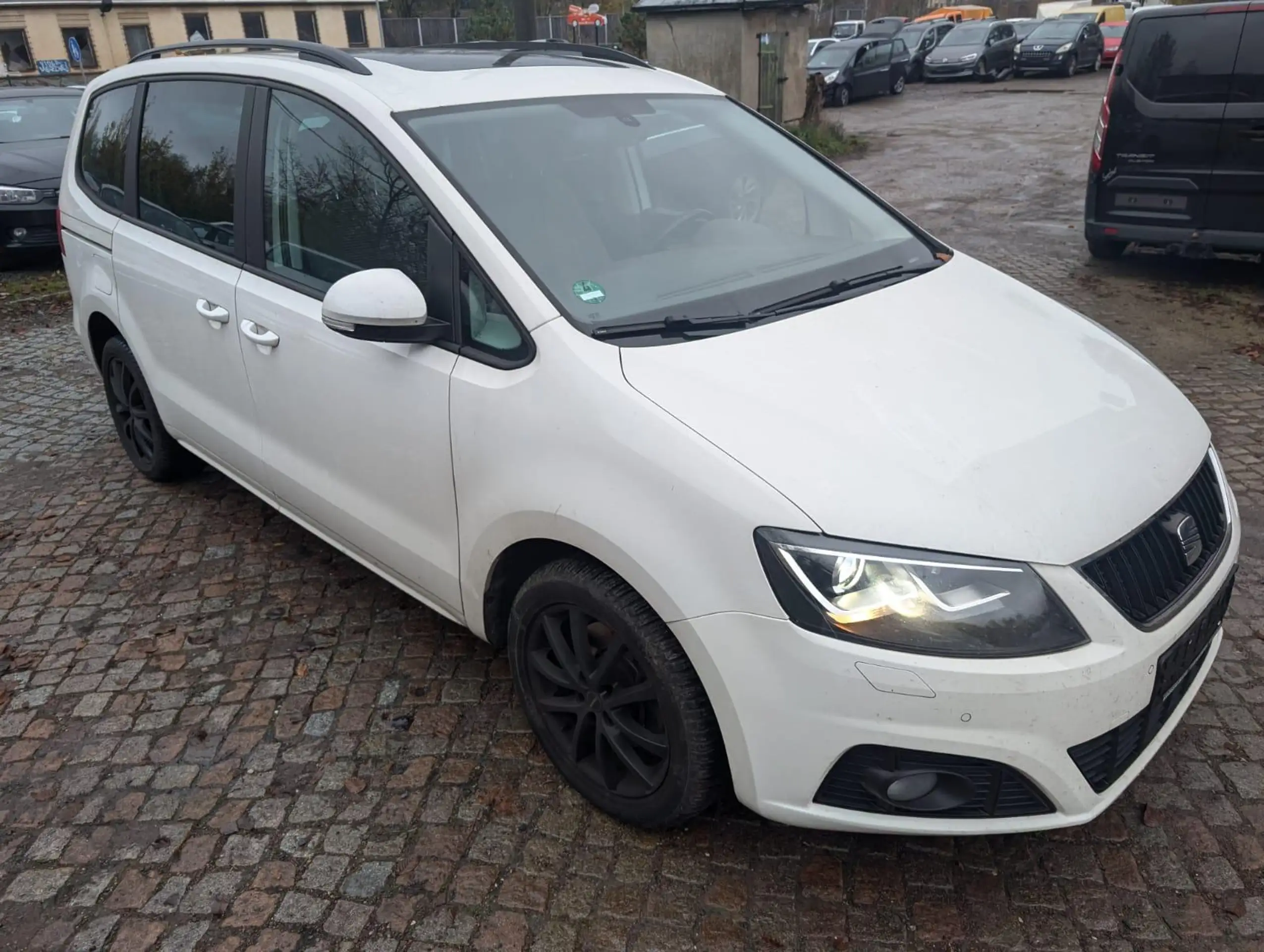 SEAT - Alhambra