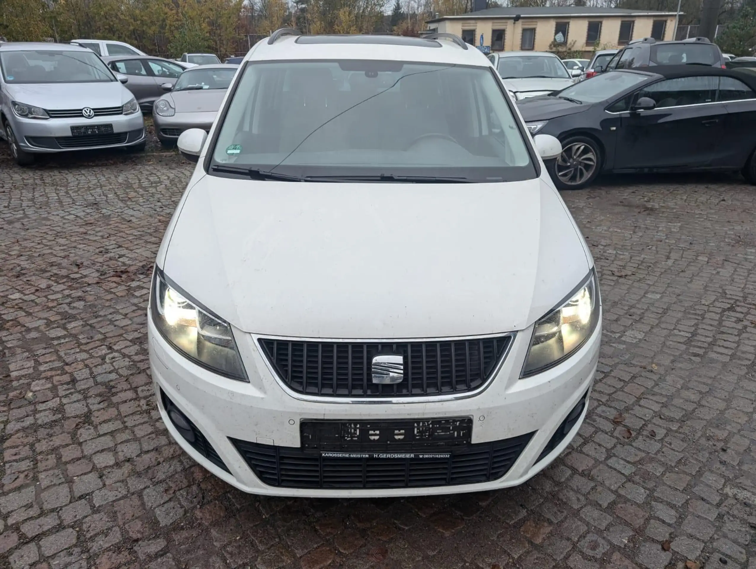 SEAT - Alhambra