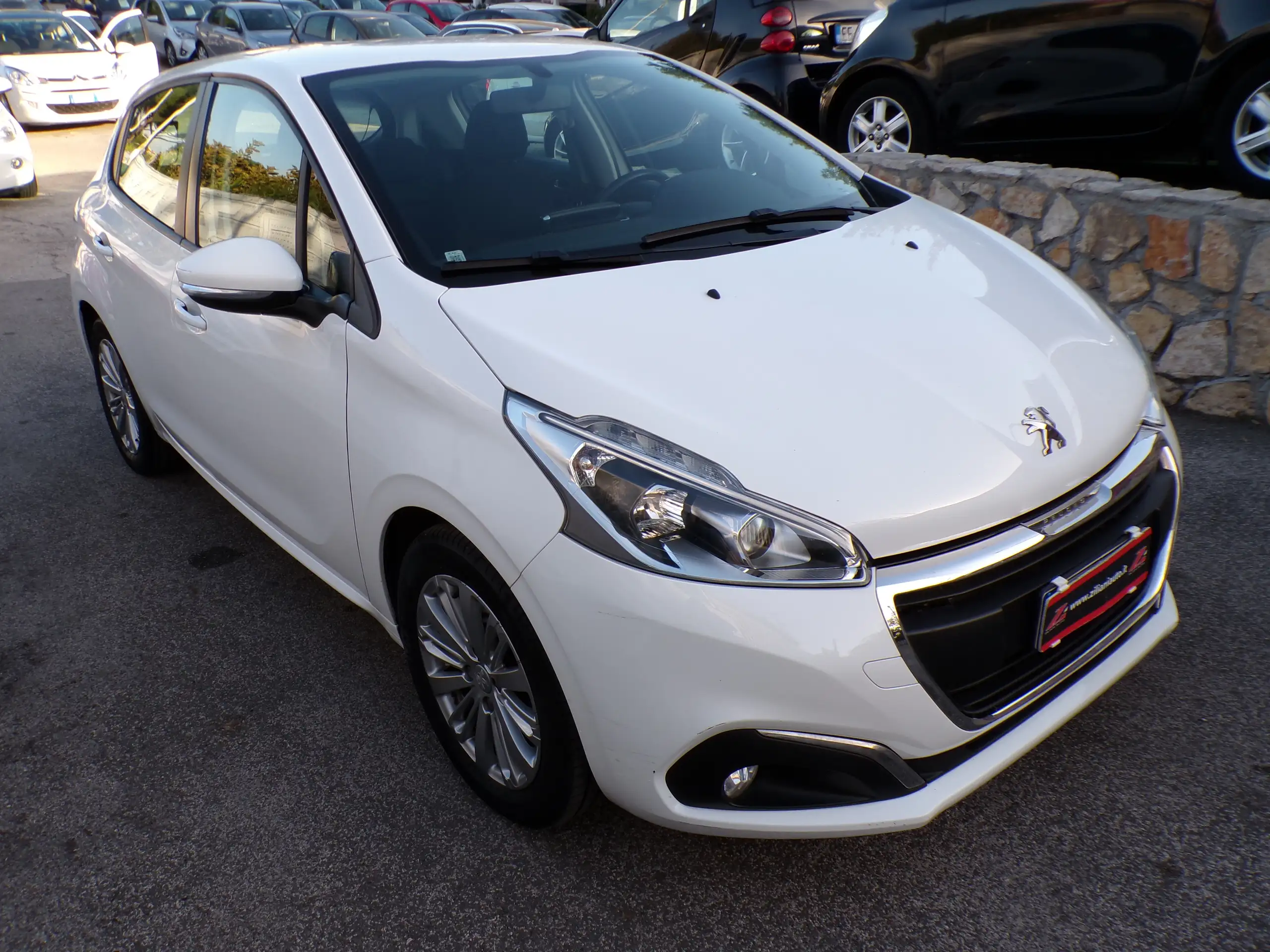 Peugeot - 208