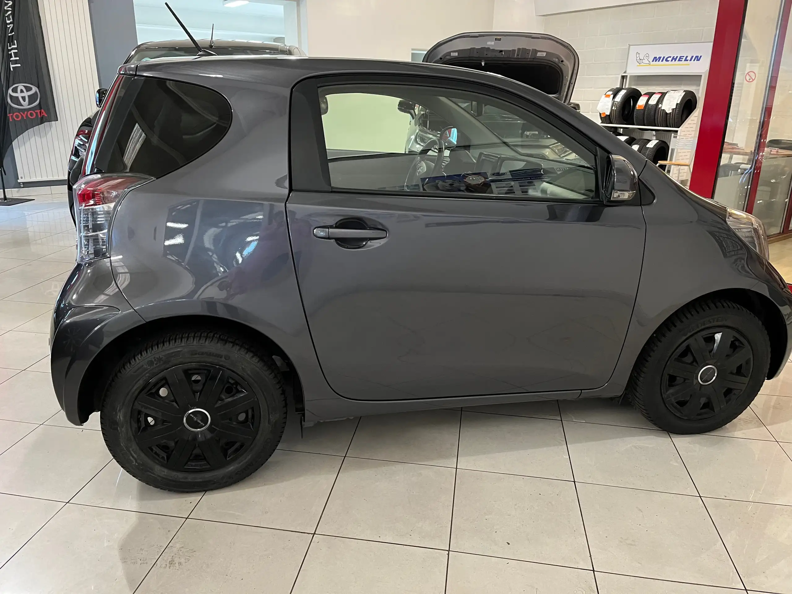 Toyota - iQ