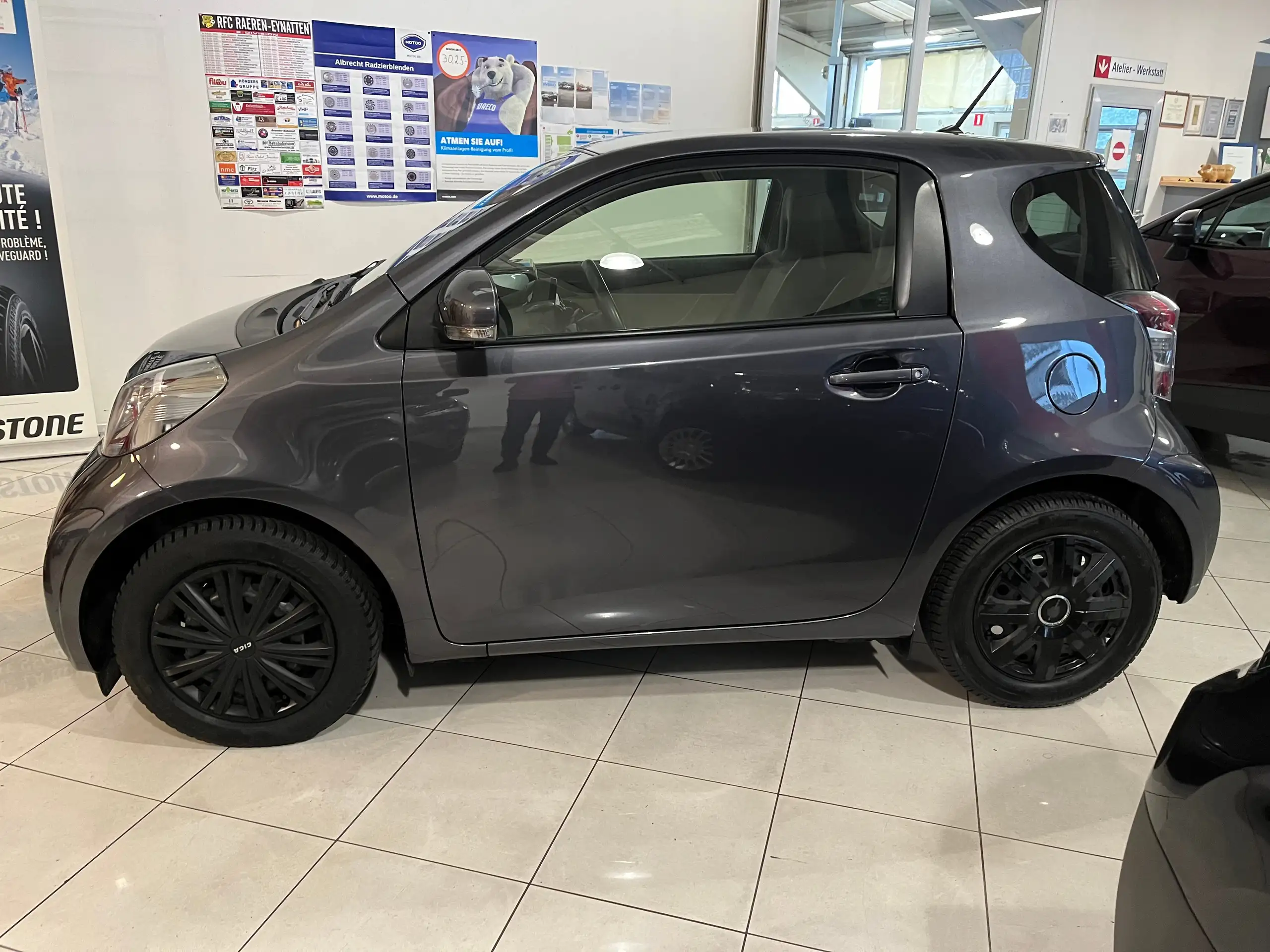 Toyota - iQ