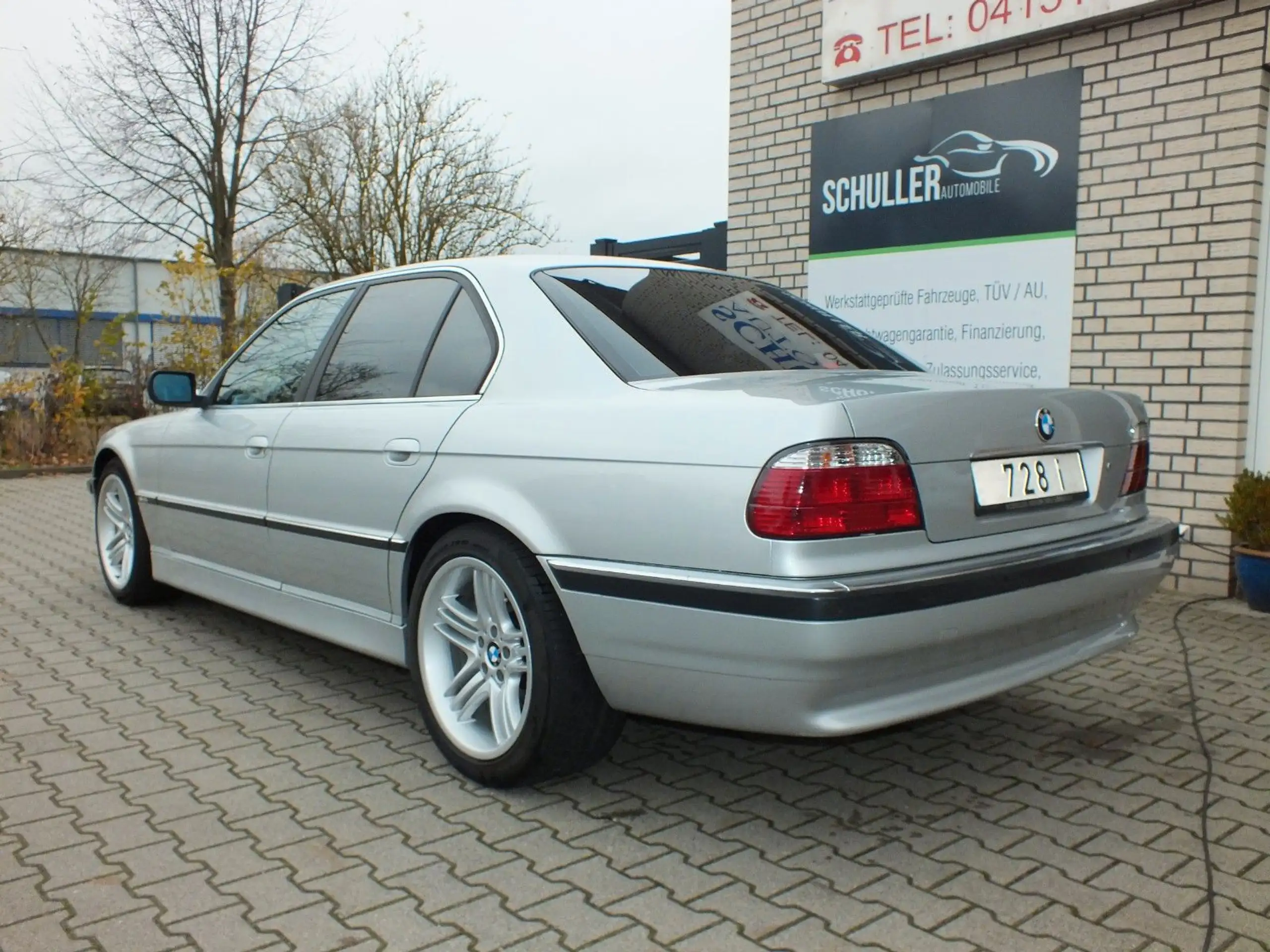 BMW - 728