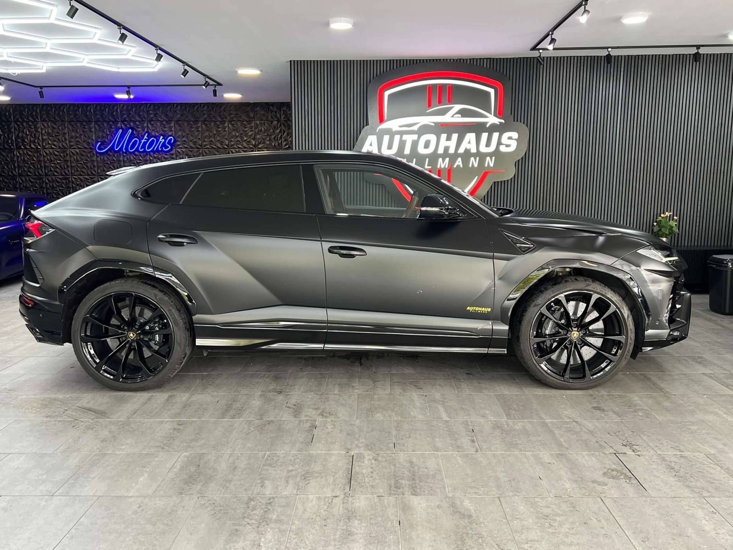 Lamborghini - Urus