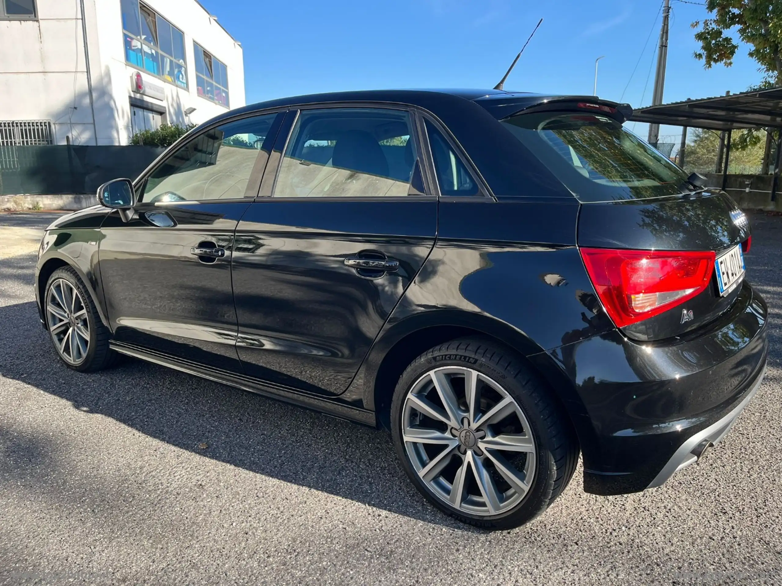 Audi - A1