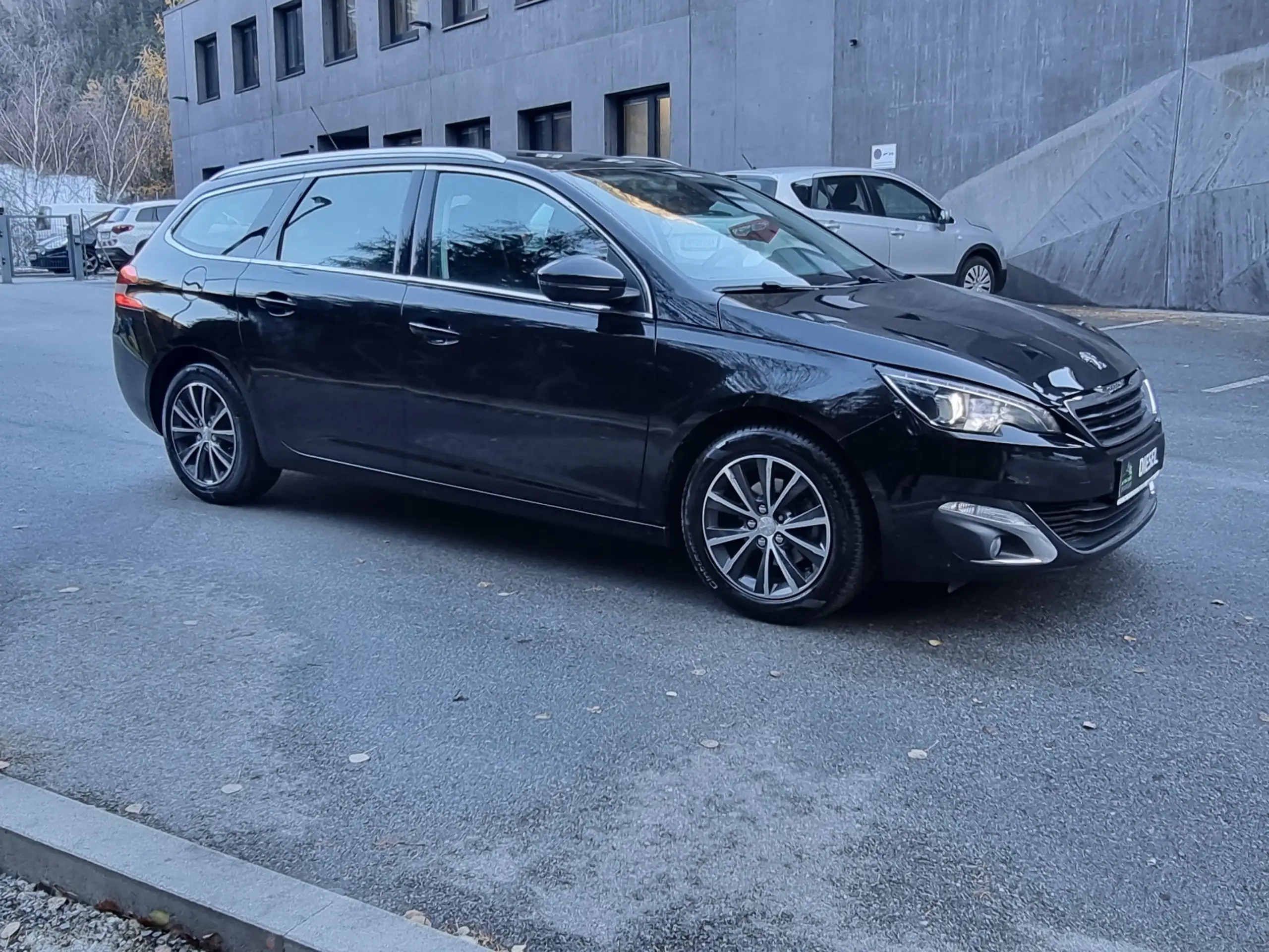 Peugeot - 308