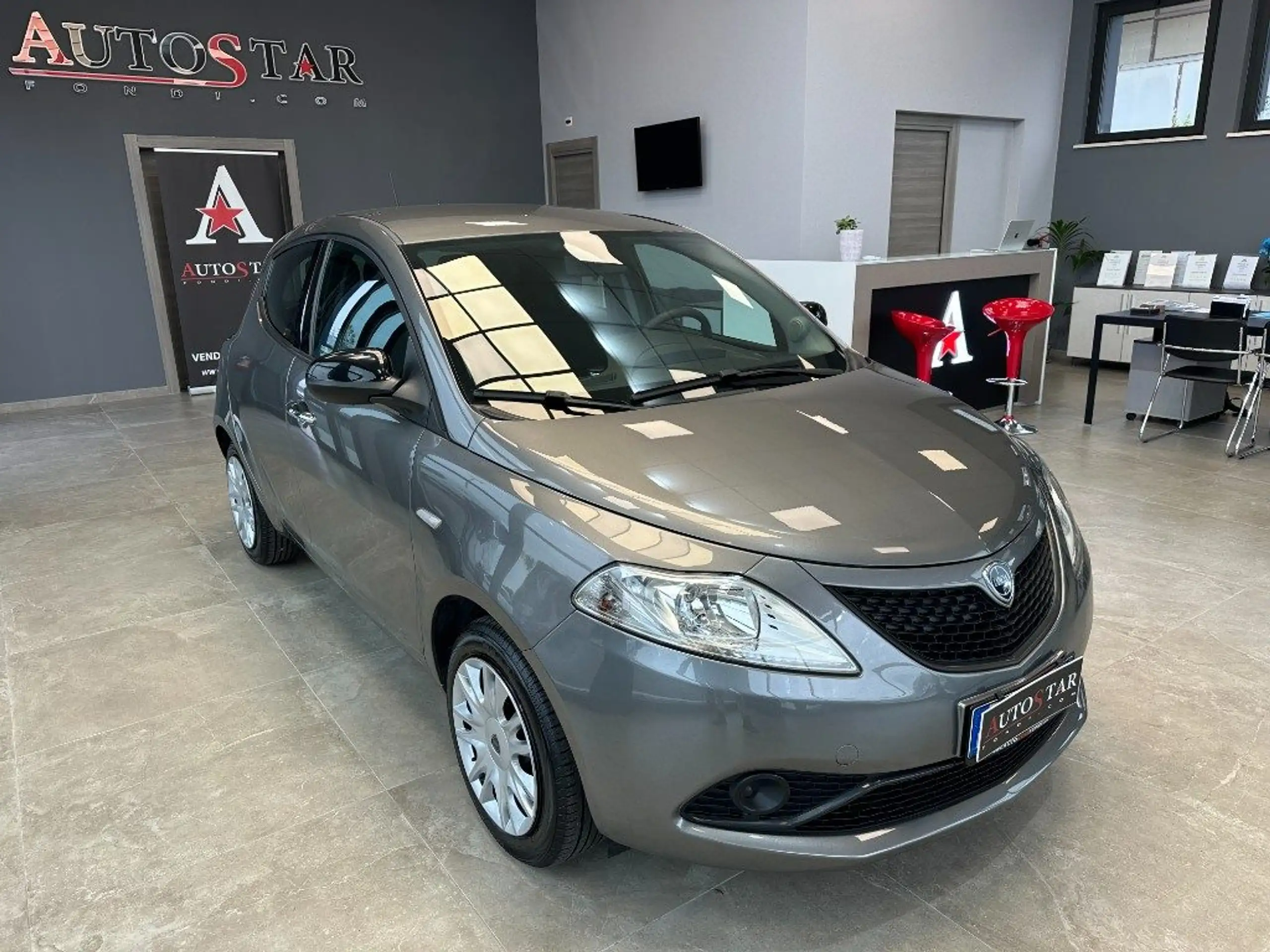 Lancia - Ypsilon