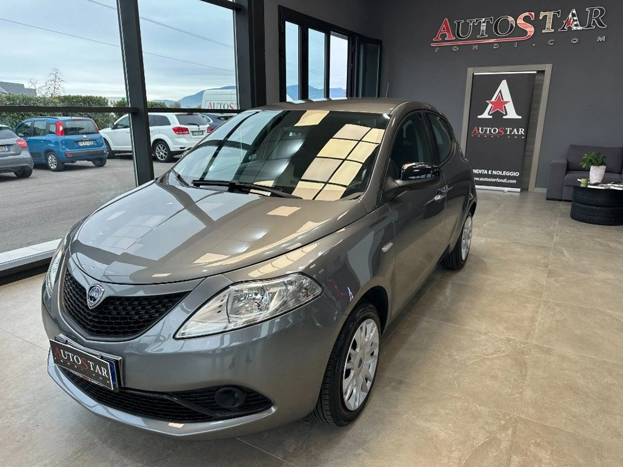 Lancia - Ypsilon