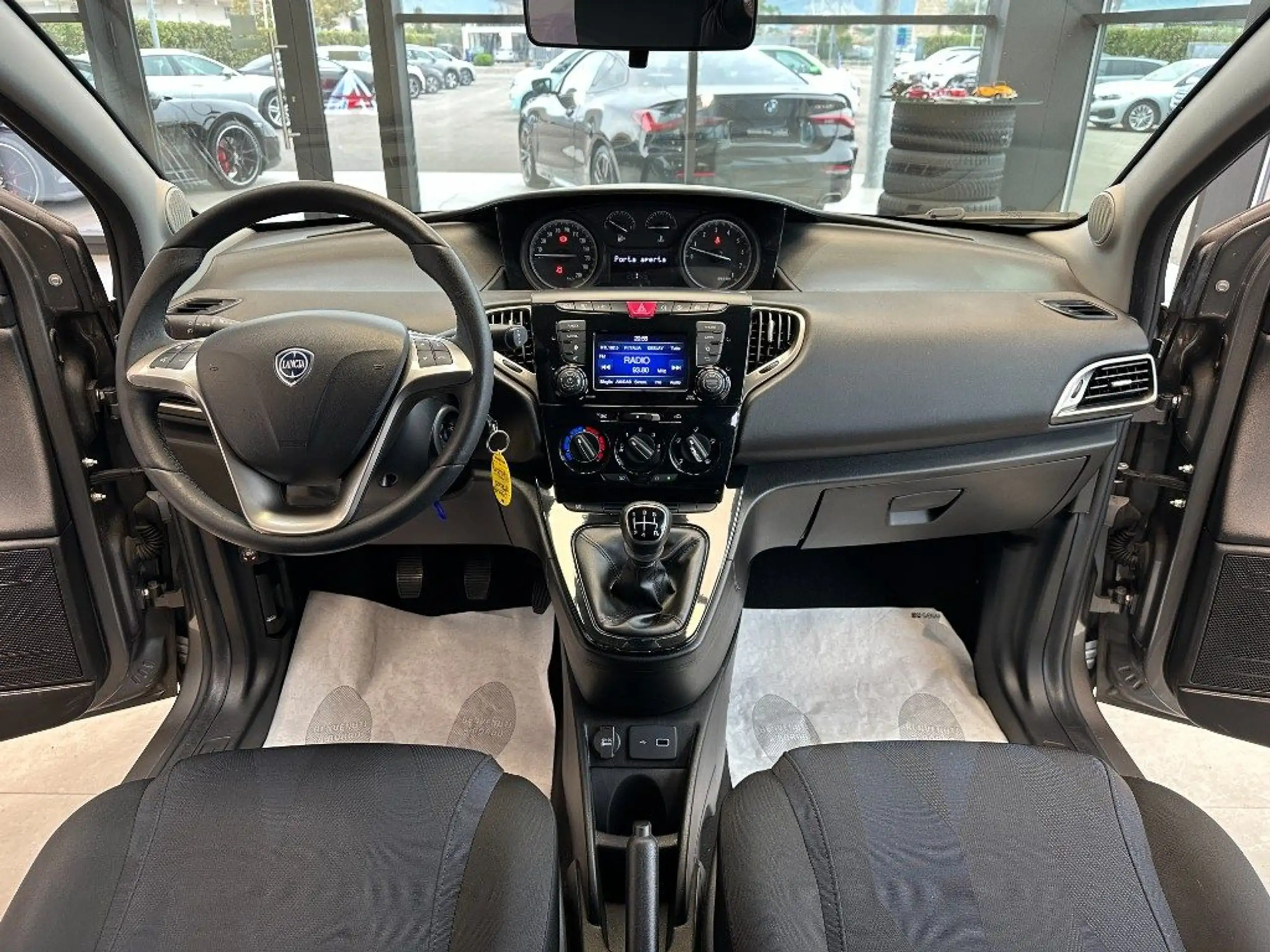 Lancia - Ypsilon