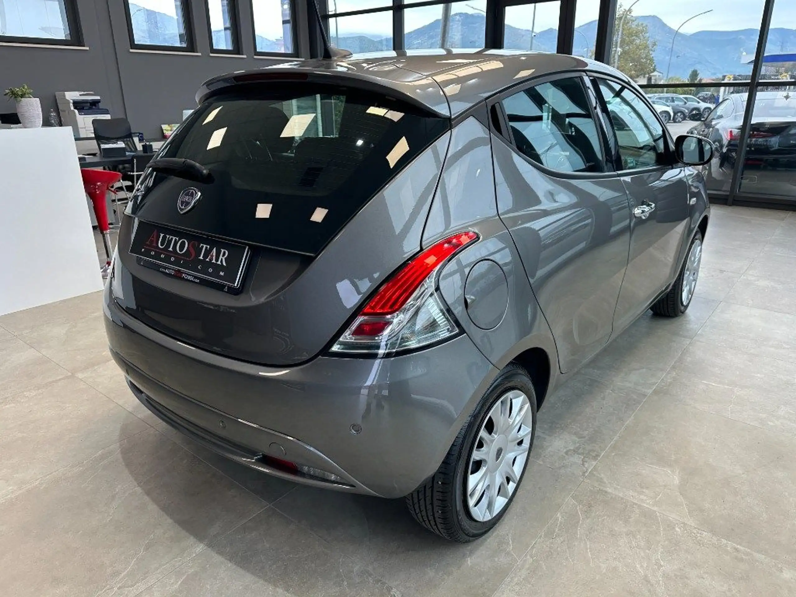 Lancia - Ypsilon