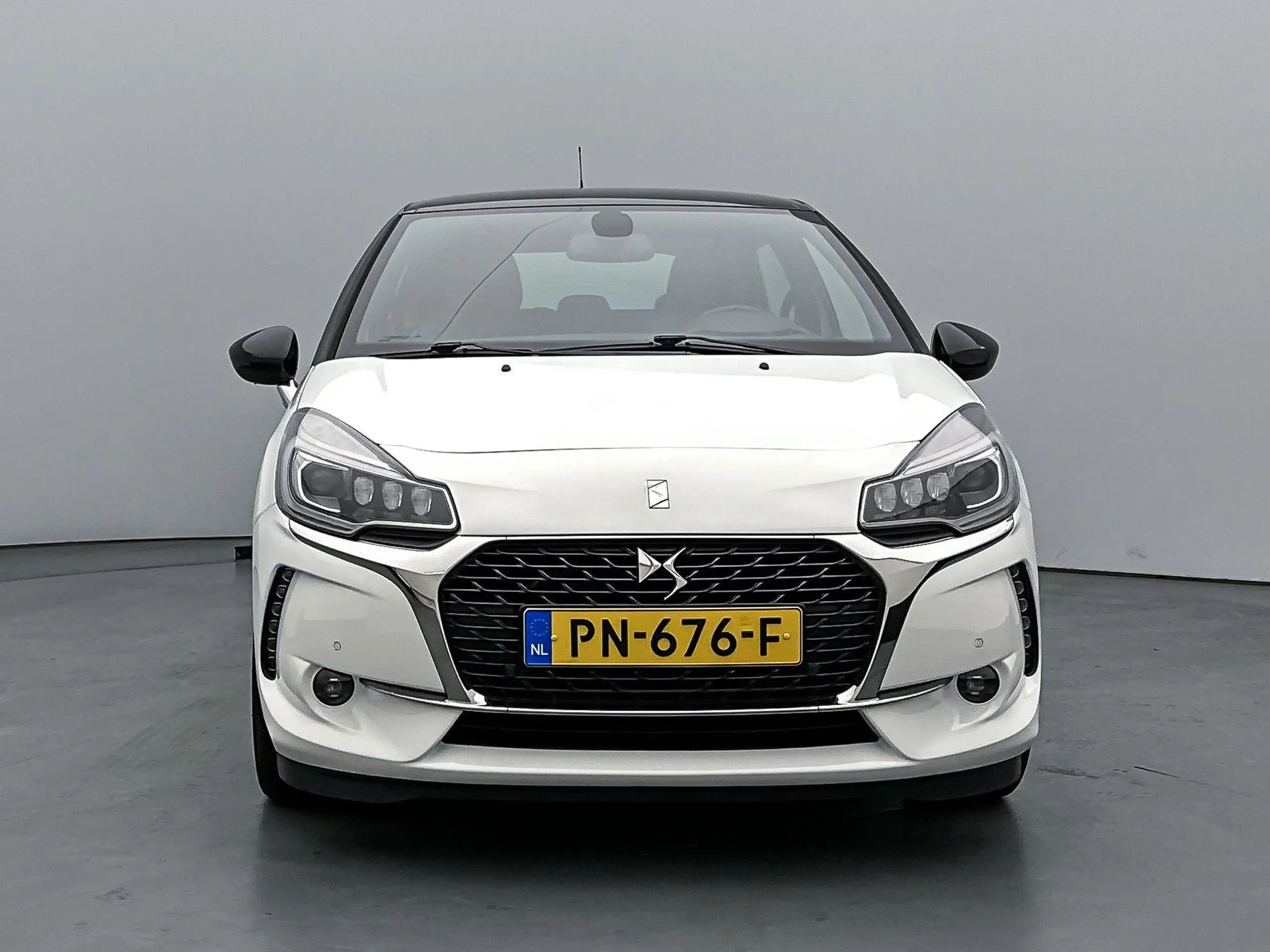 DS Automobiles - DS 3