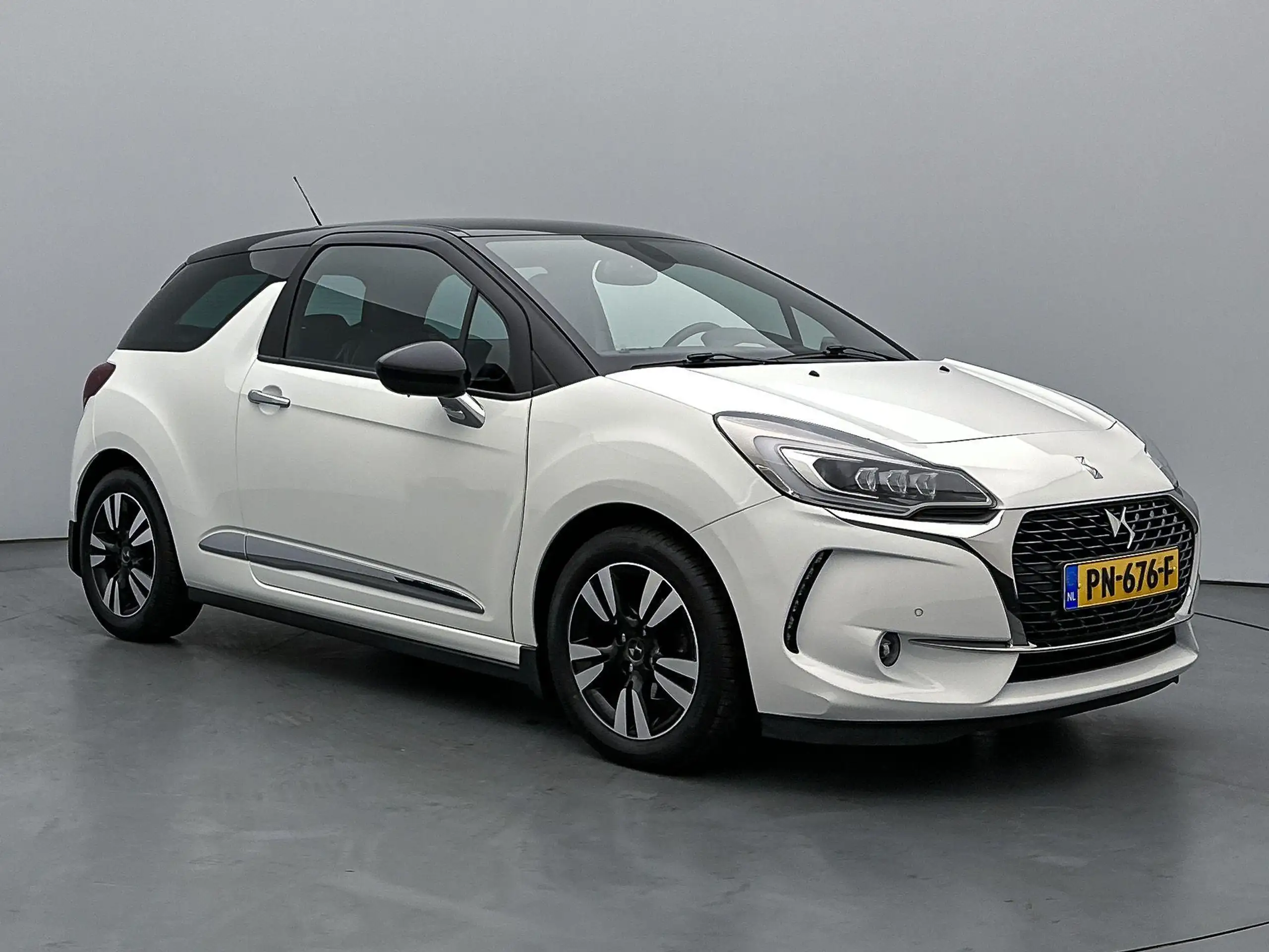 DS Automobiles - DS 3