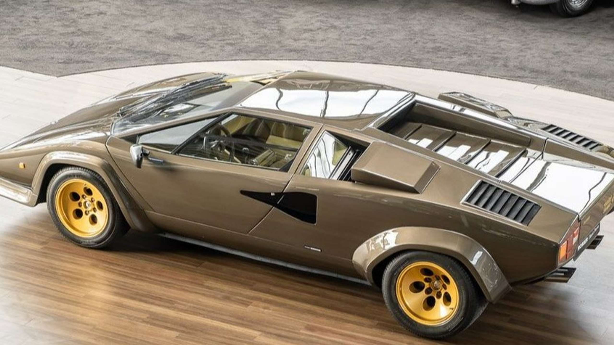 Lamborghini - Countach