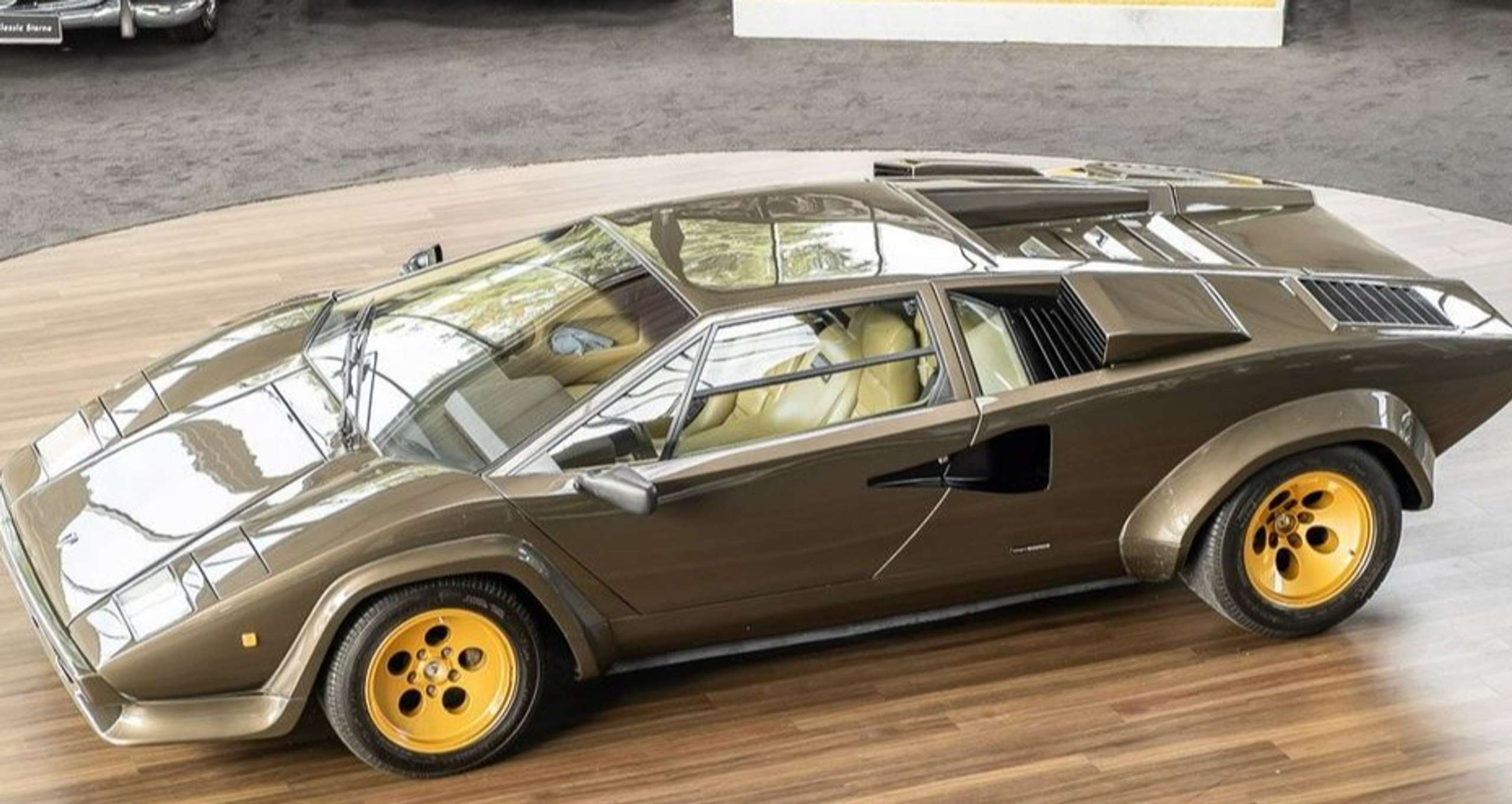 Lamborghini - Countach