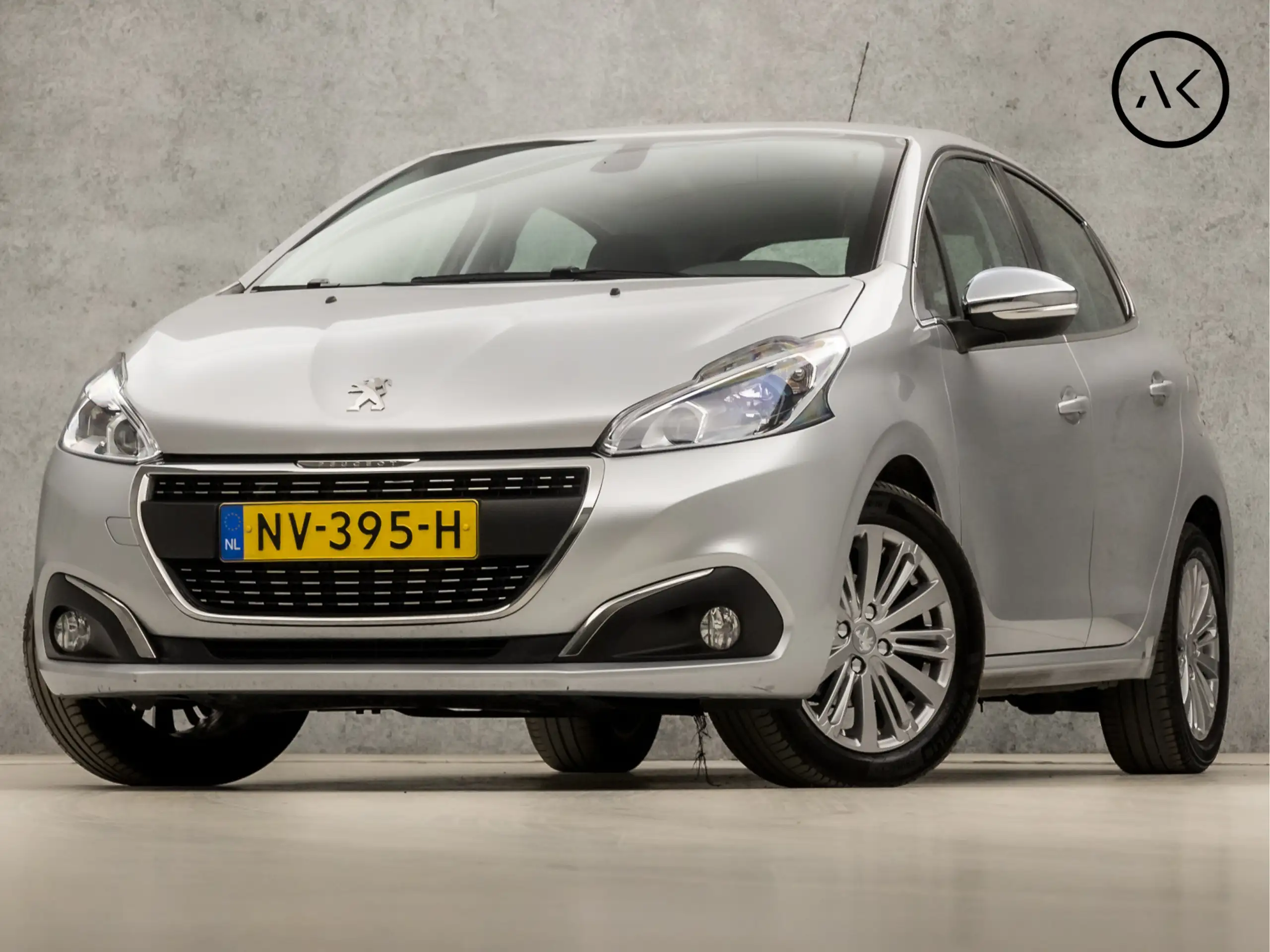 Peugeot - 208