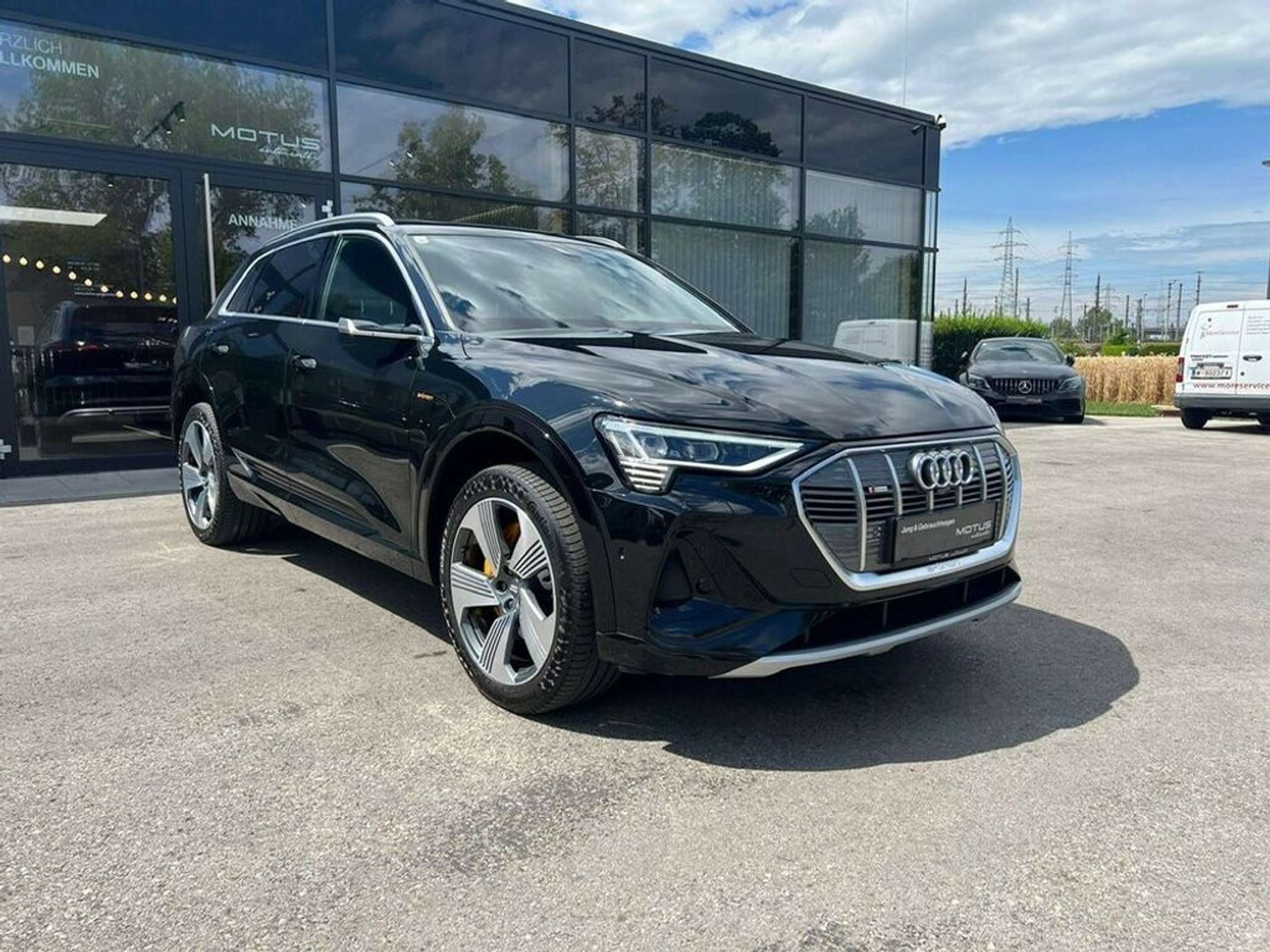 Audi - e-tron