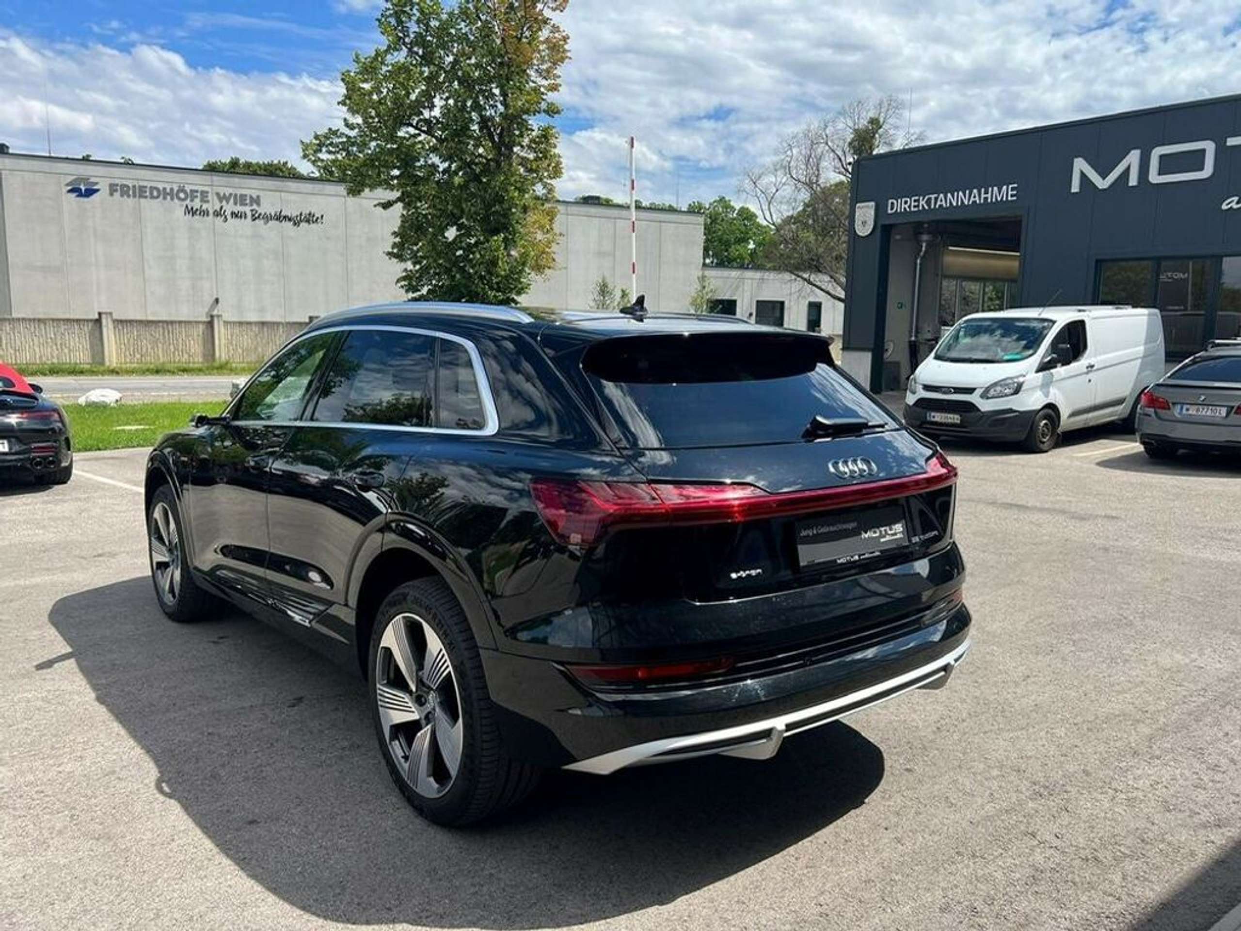 Audi - e-tron