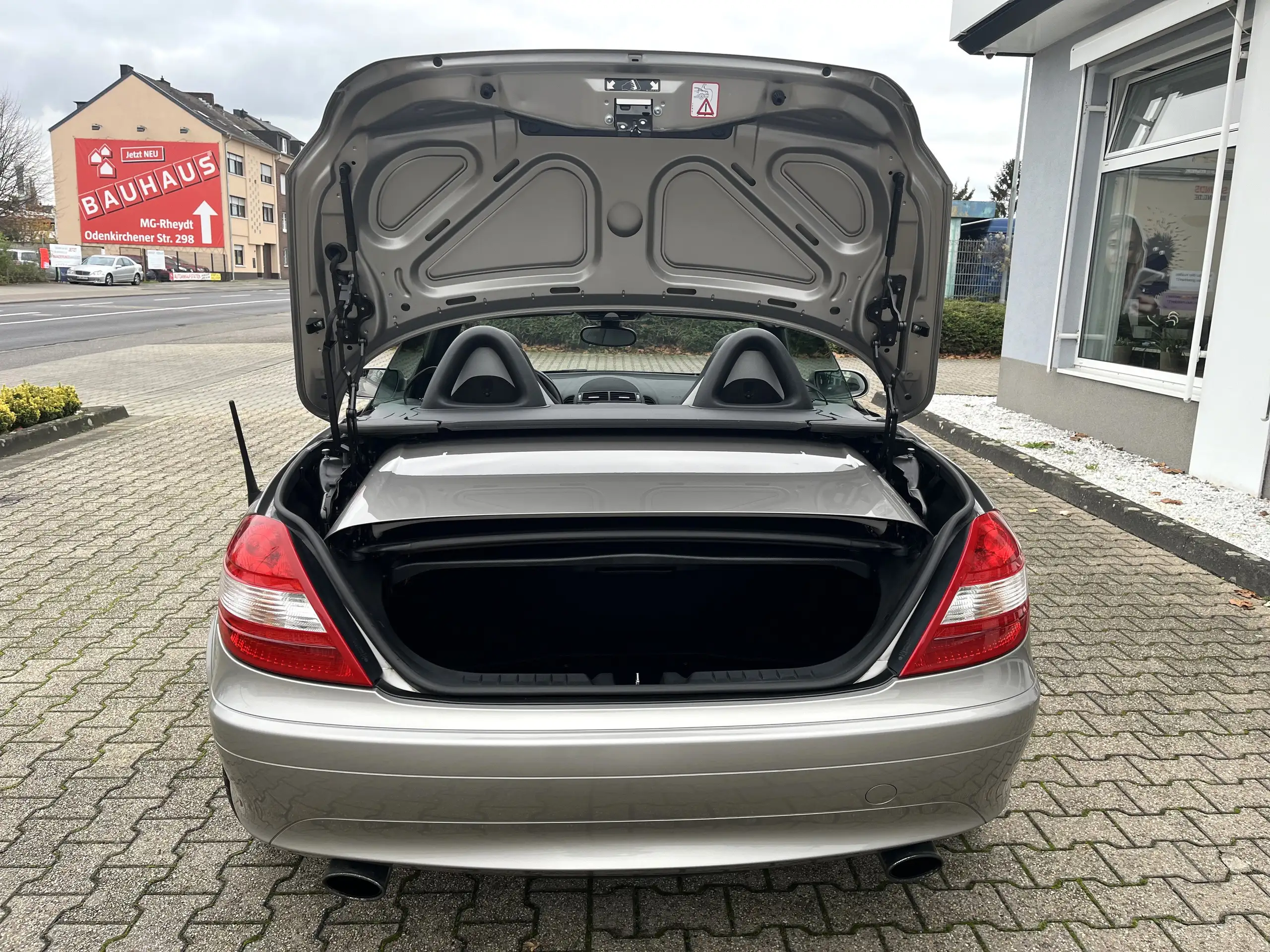 Mercedes-Benz - SLK 200