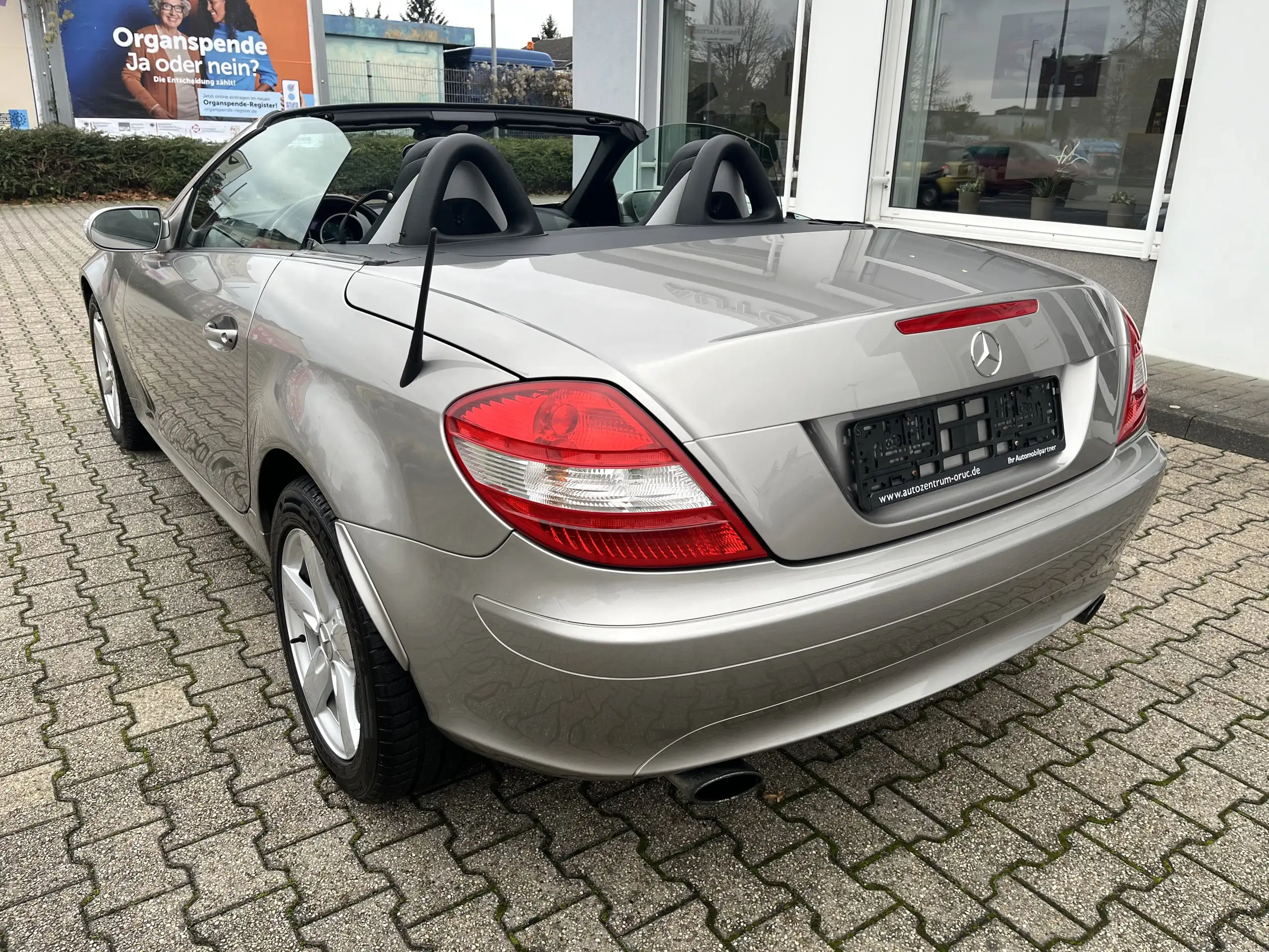 Mercedes-Benz - SLK 200