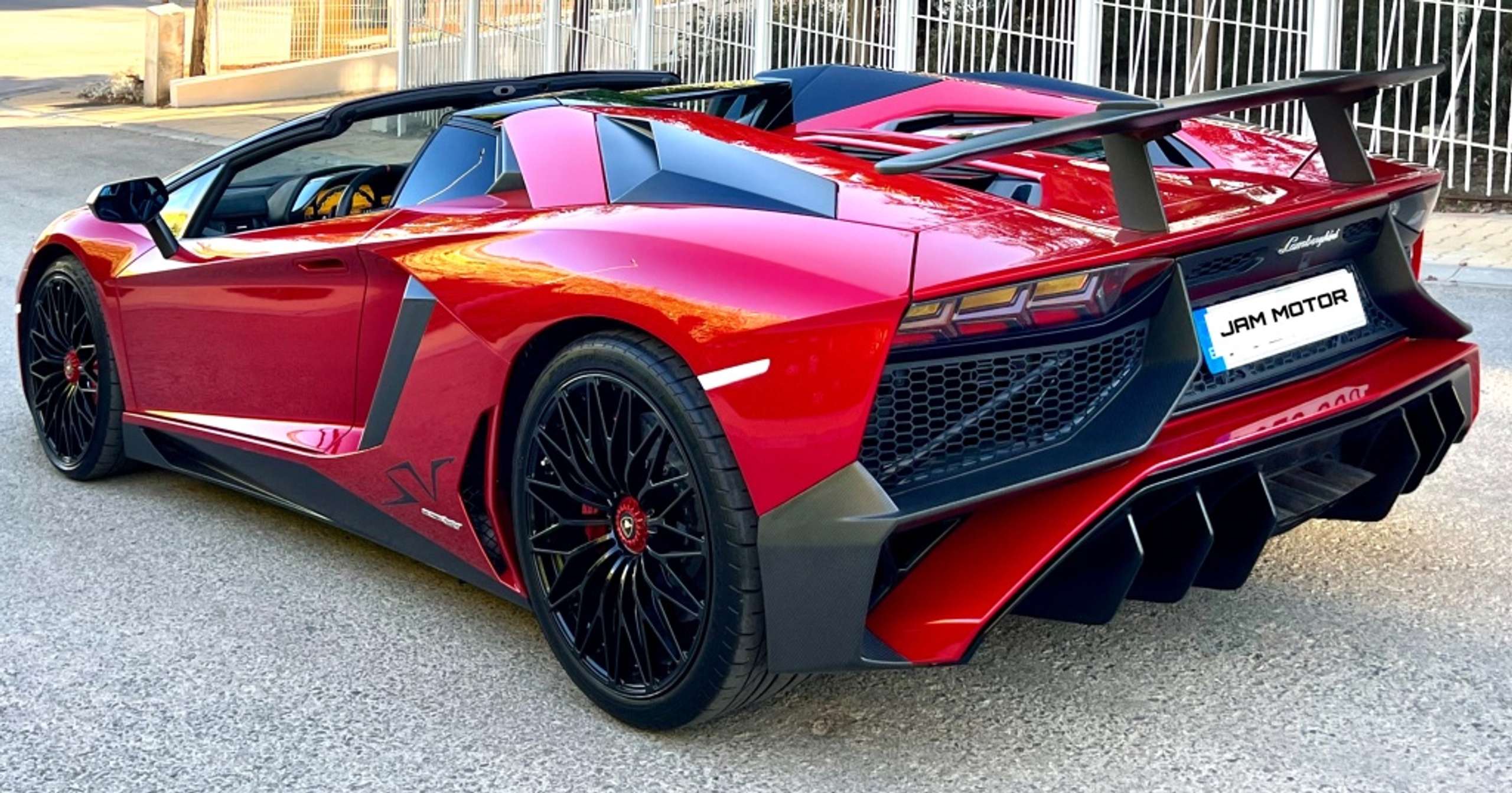 Lamborghini - Aventador