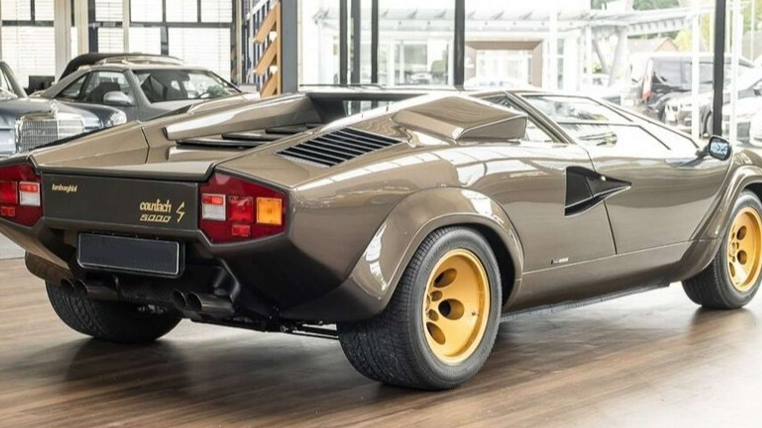 Lamborghini - Countach