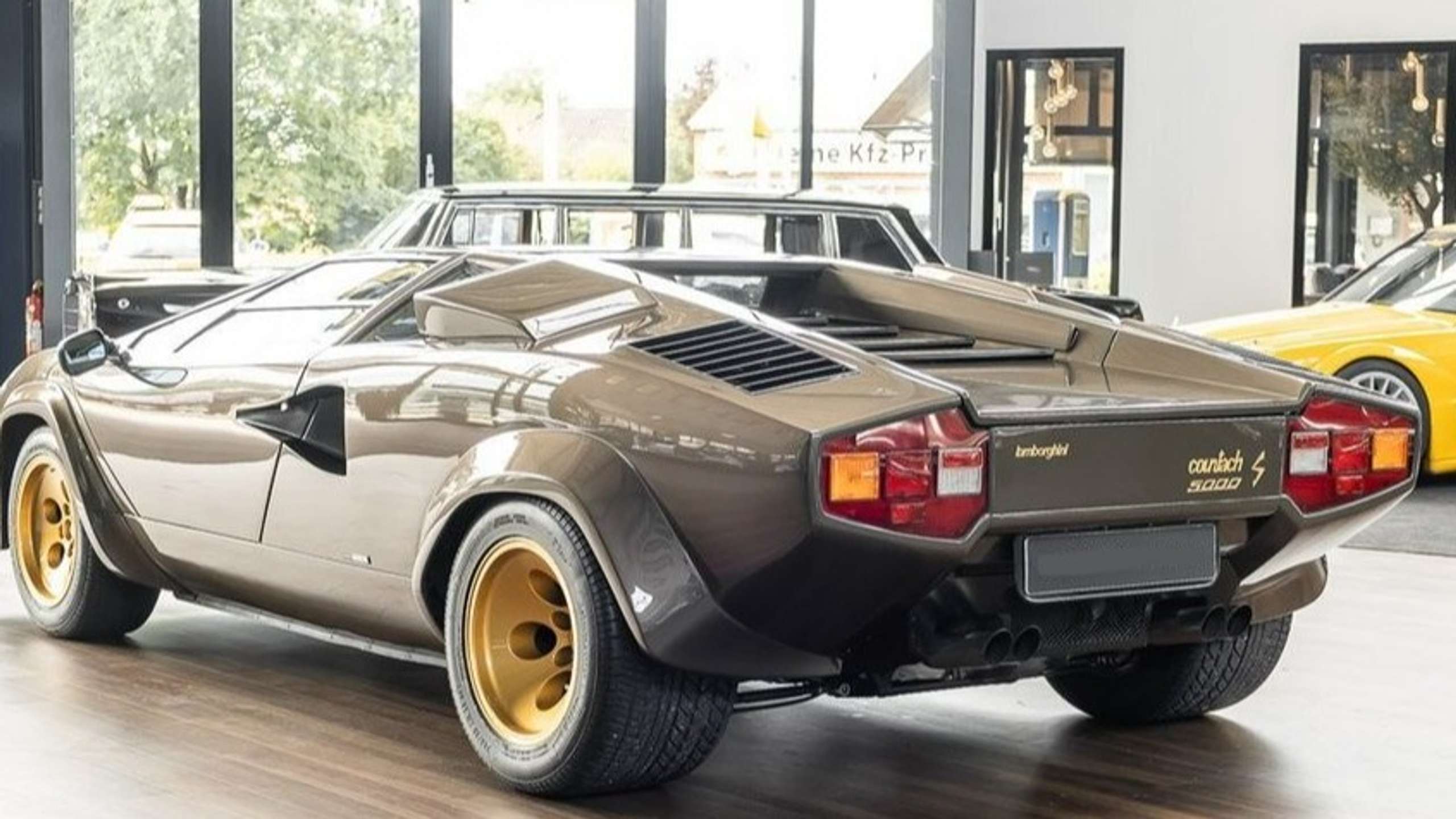 Lamborghini - Countach