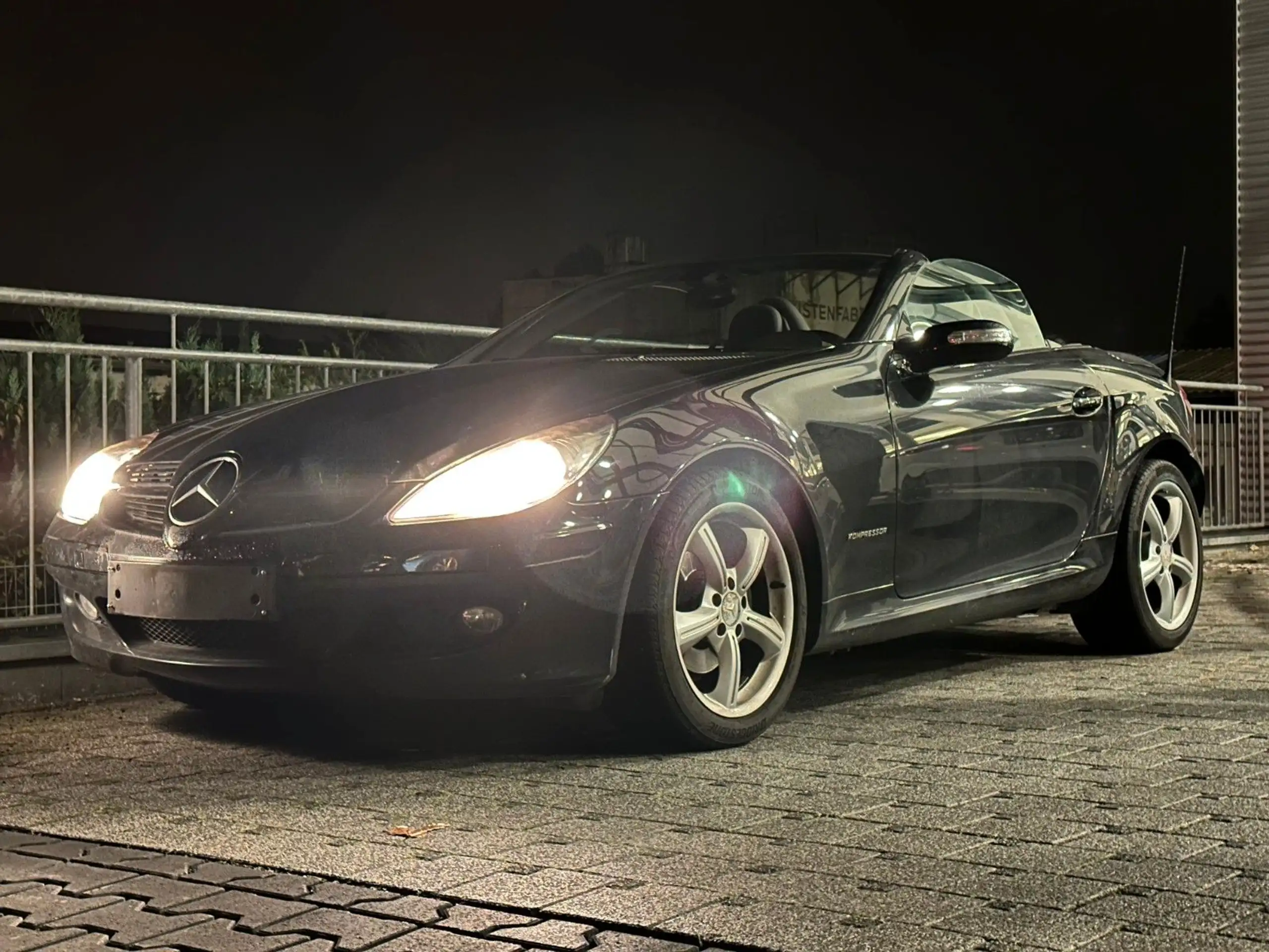 Mercedes-Benz - SLK 200