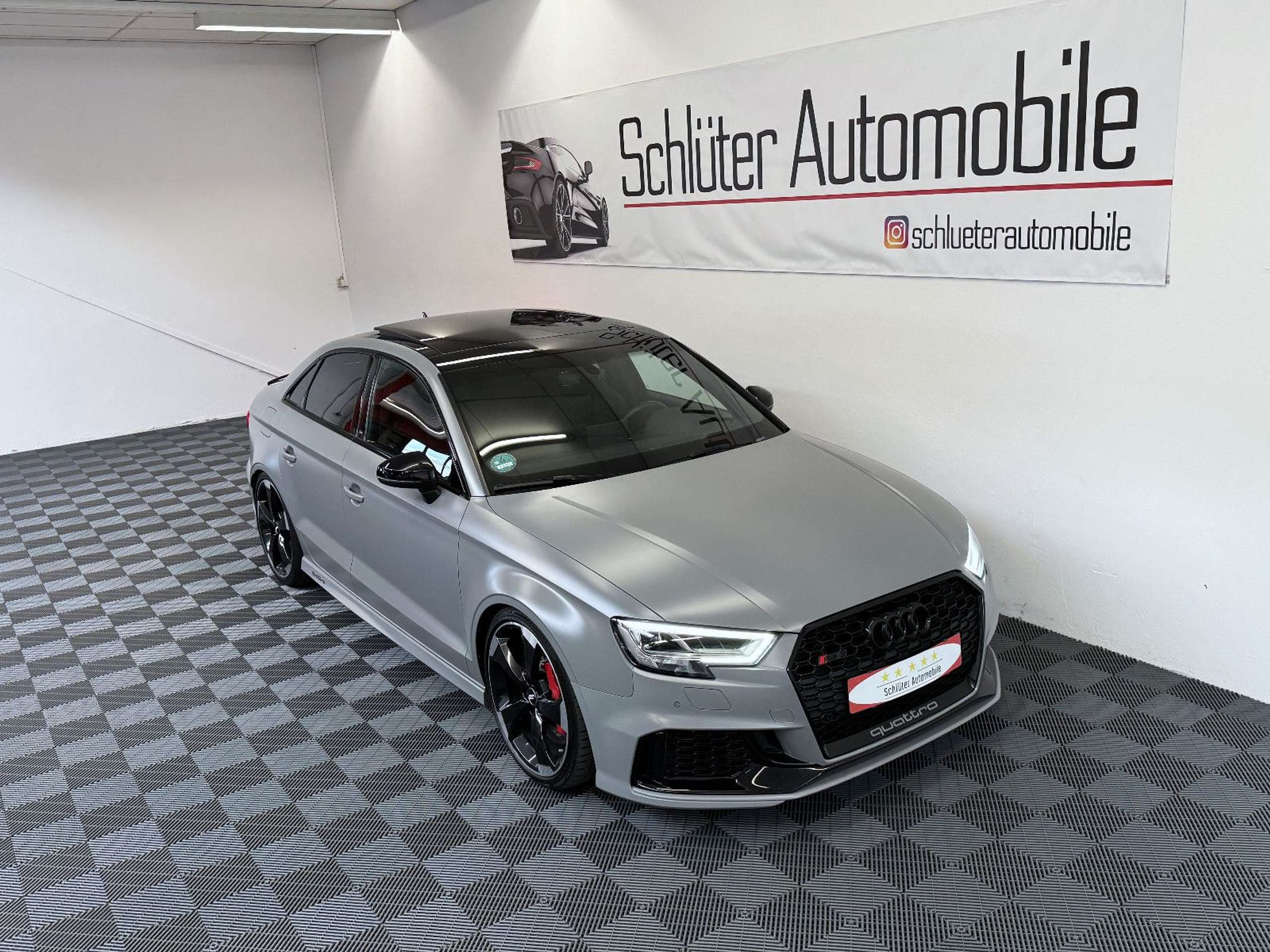 Audi - RS3