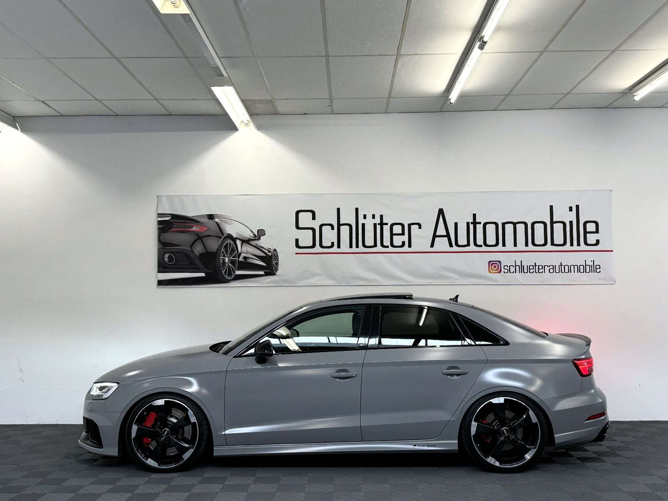 Audi - RS3