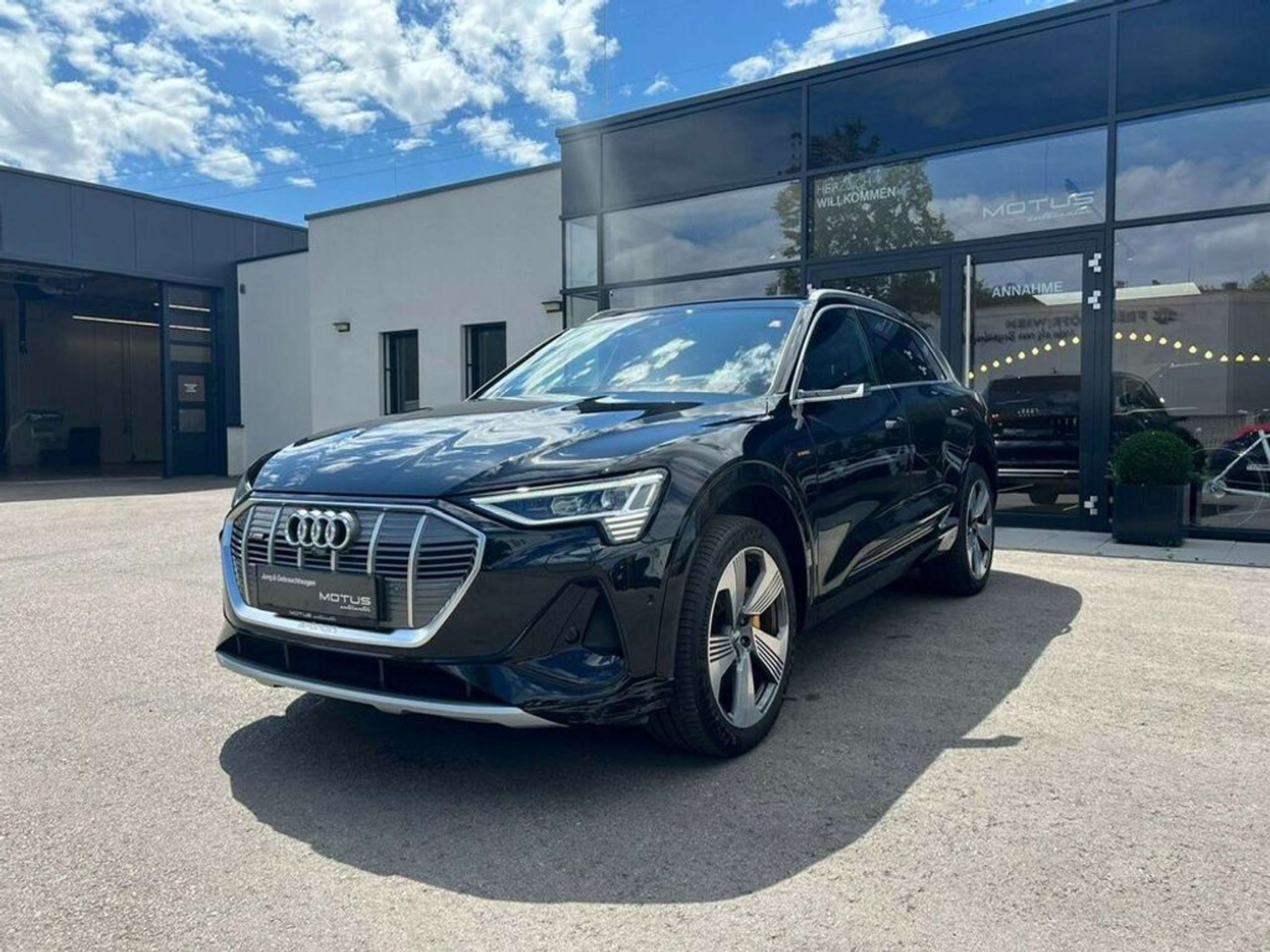 Audi - e-tron