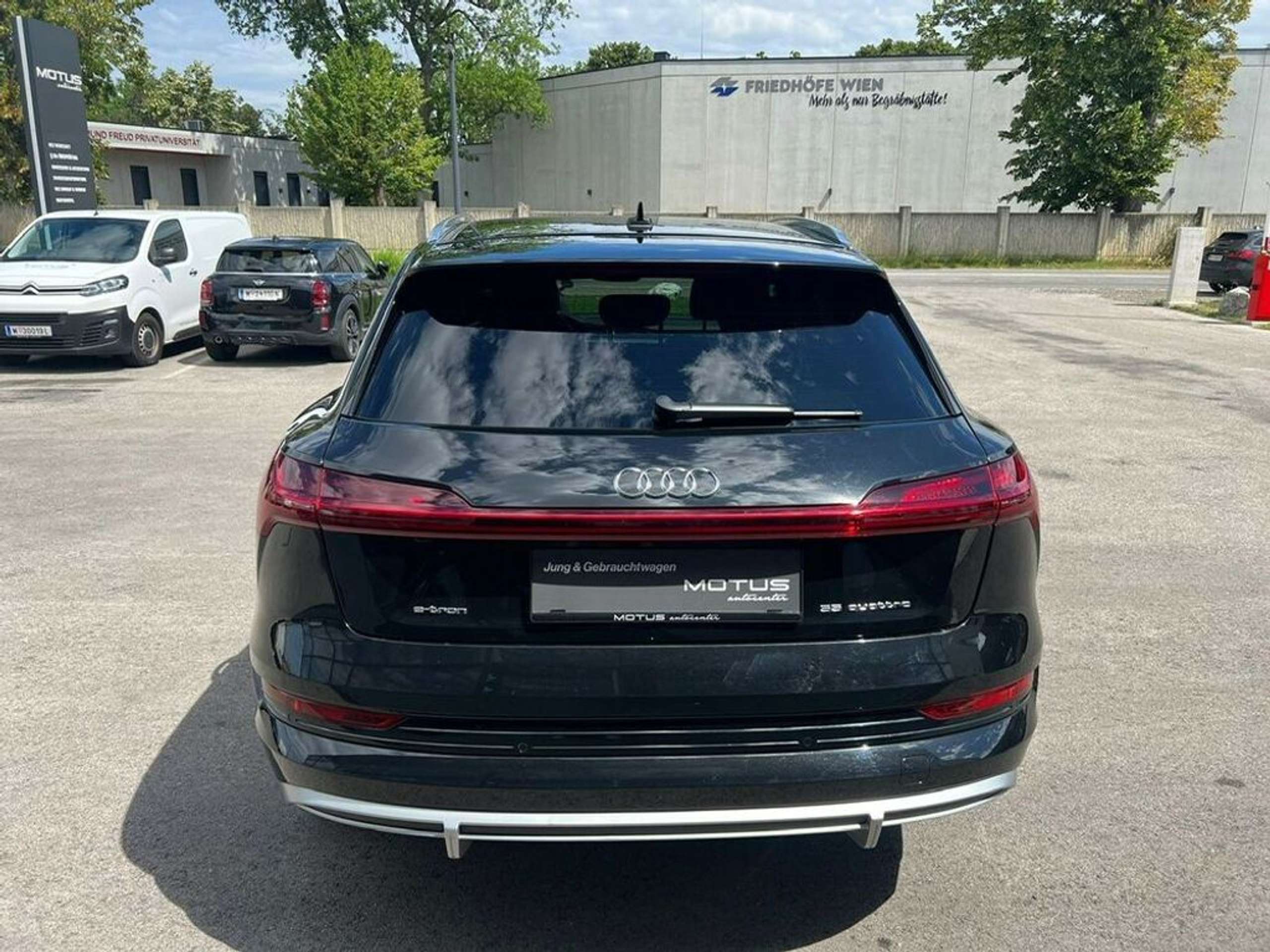 Audi - e-tron