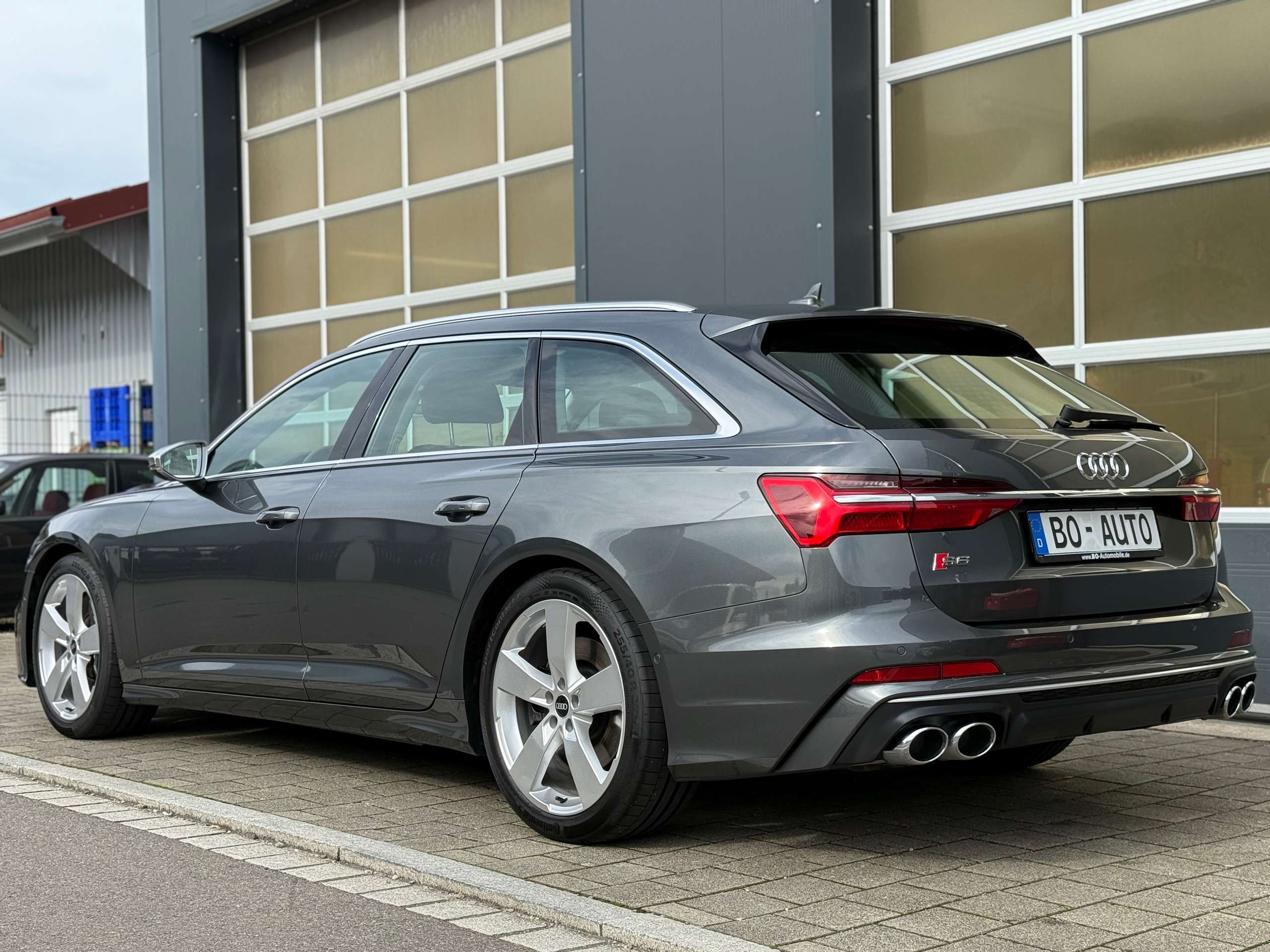 Audi - S6