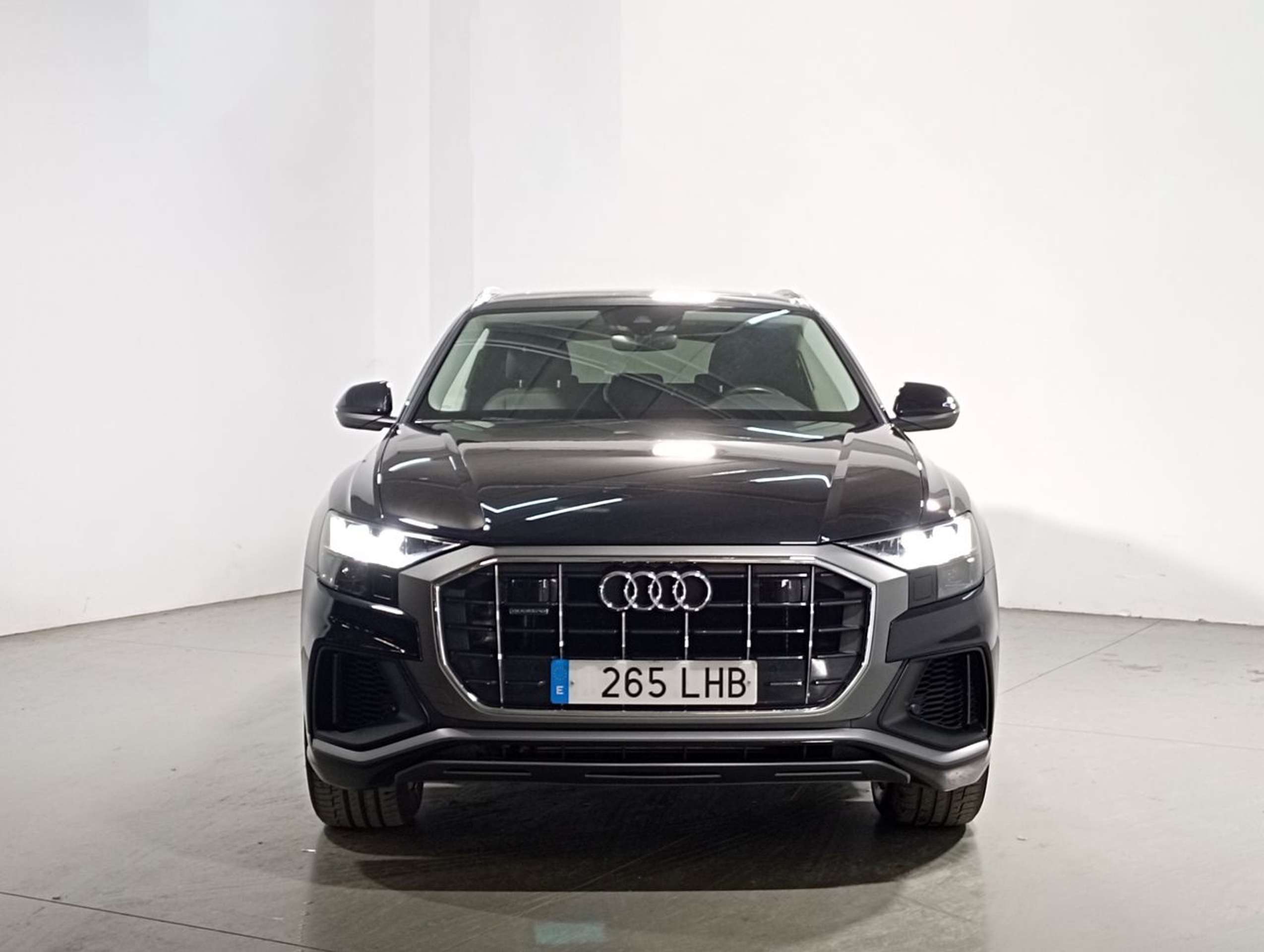 Audi - Q8