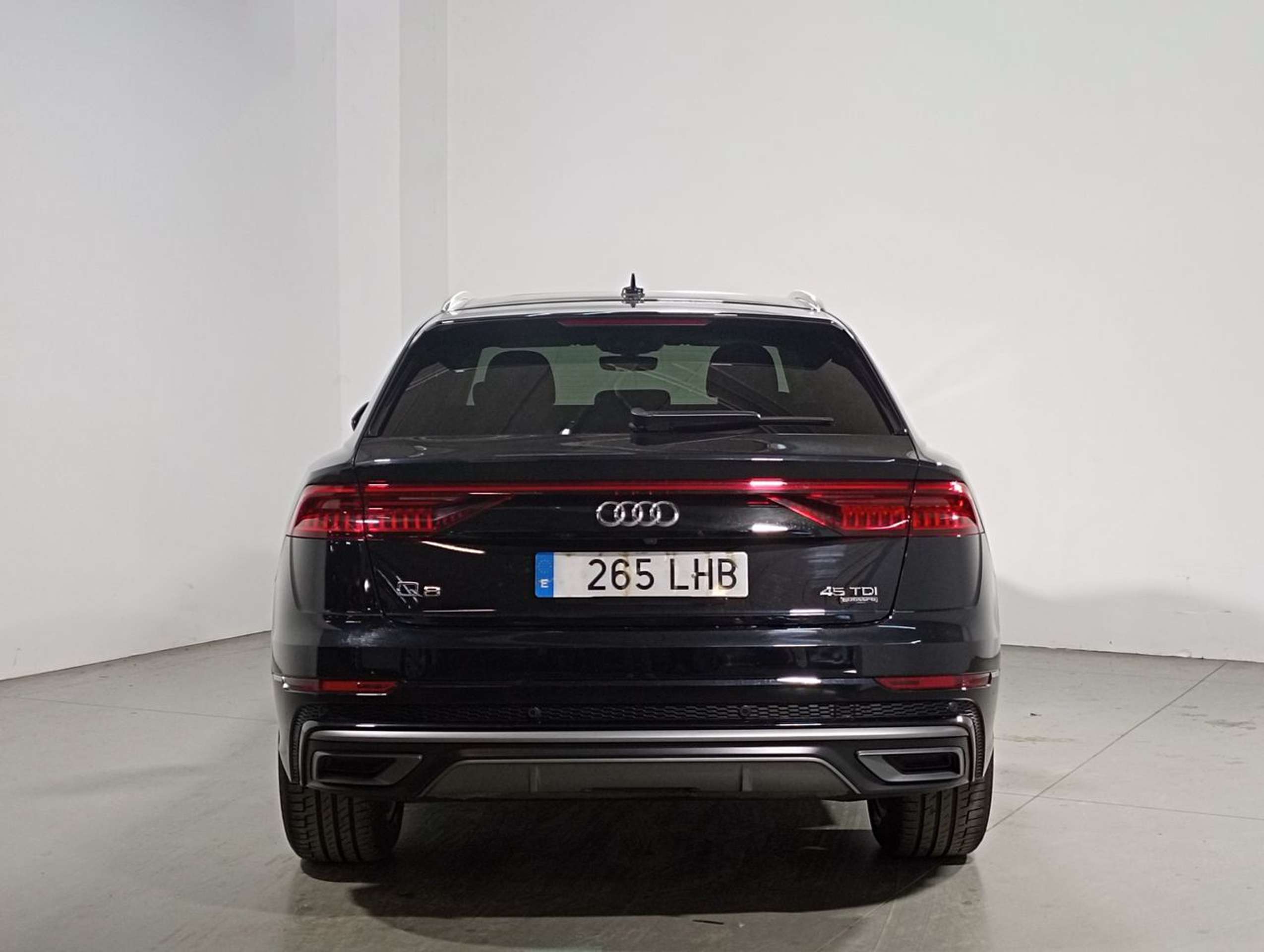 Audi - Q8