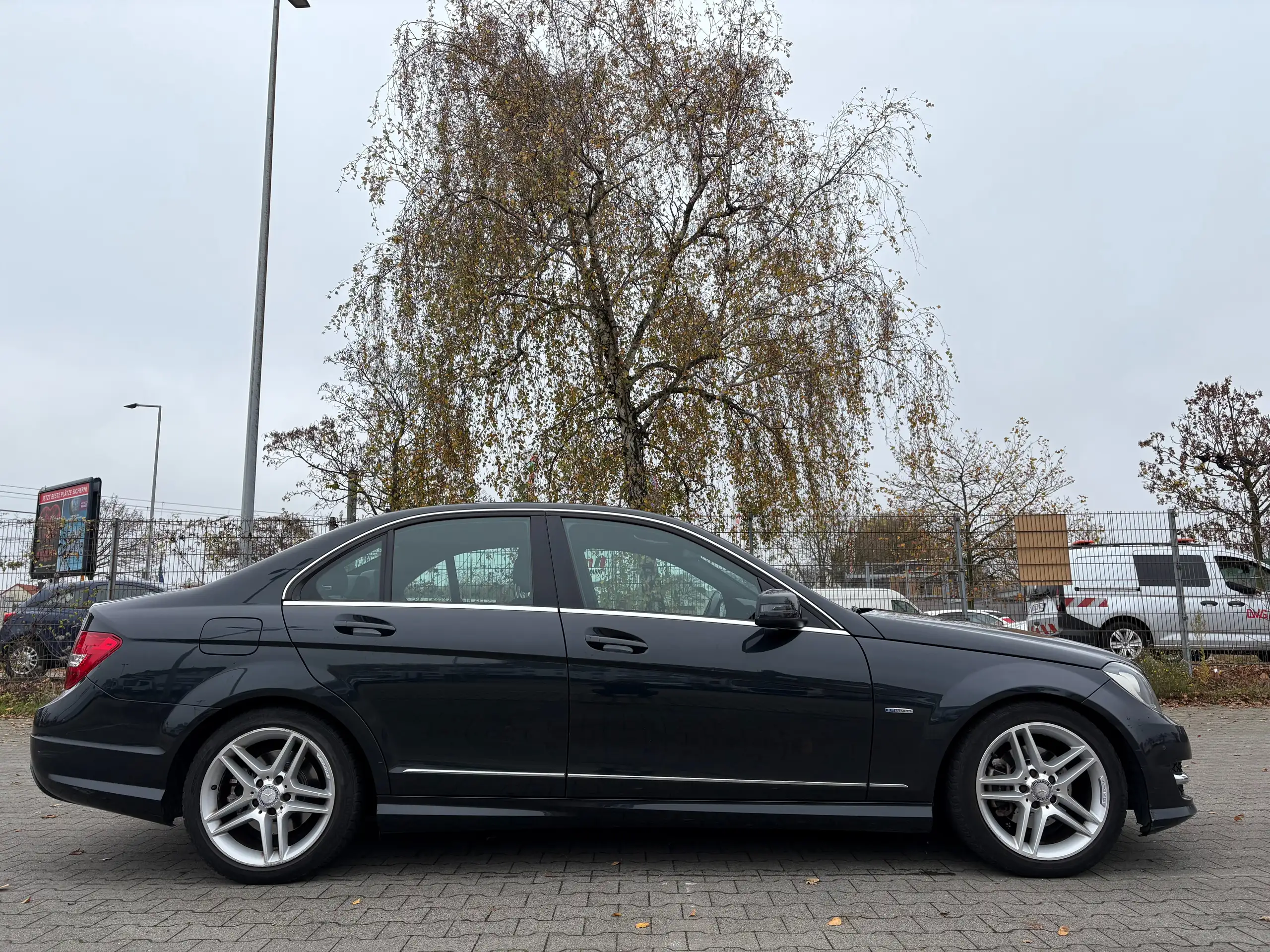 Mercedes-Benz - C 220