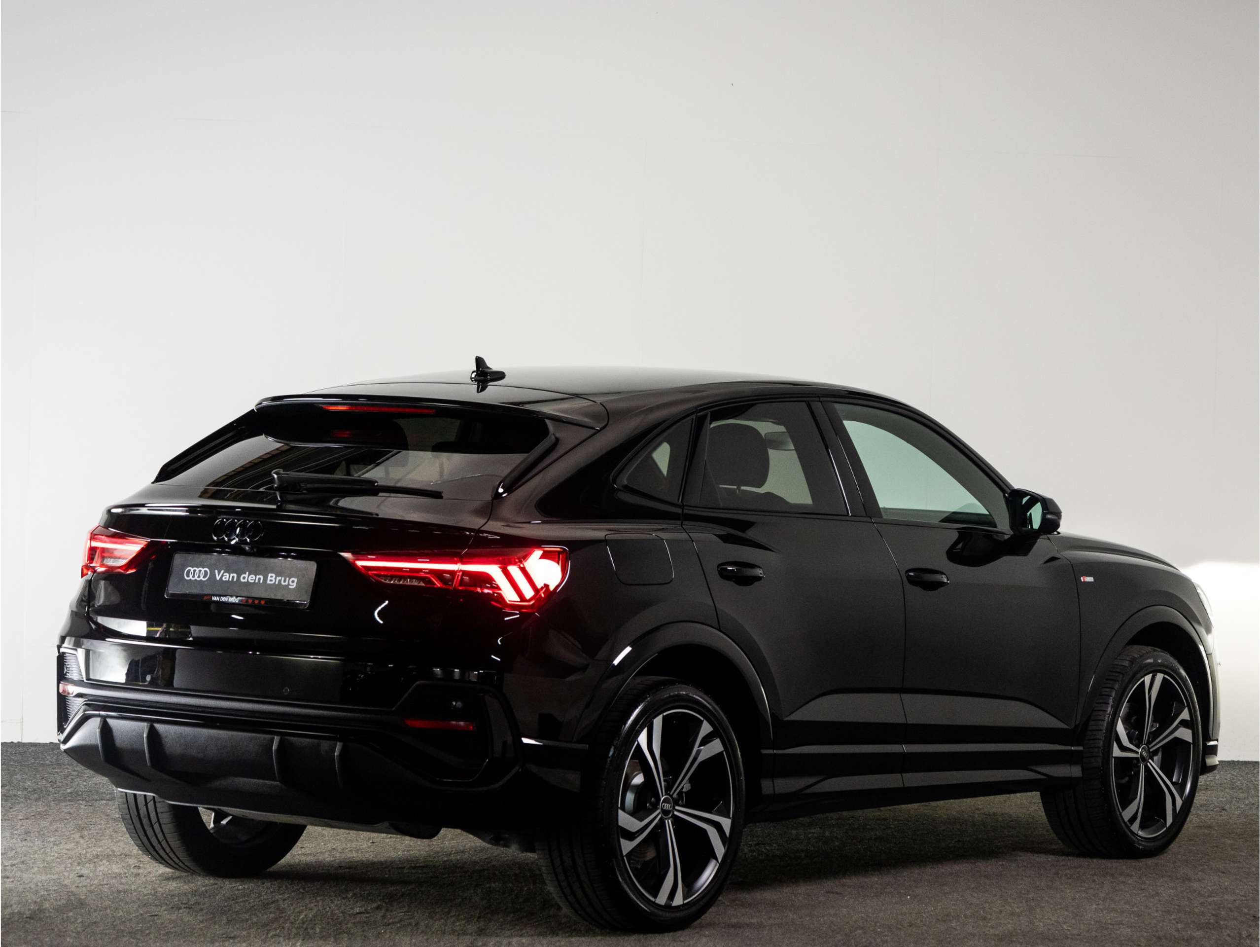 Audi - Q3