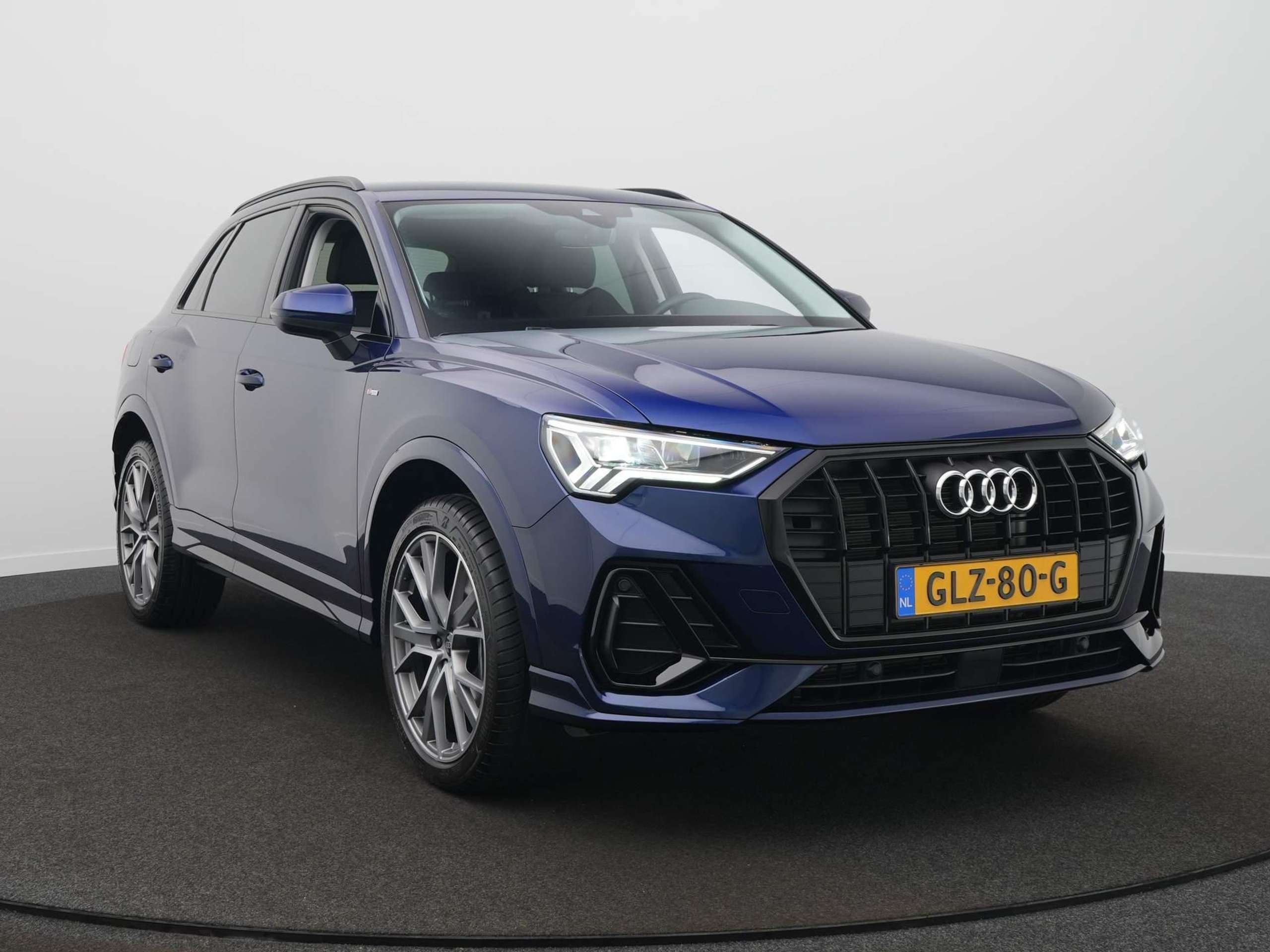 Audi - Q3