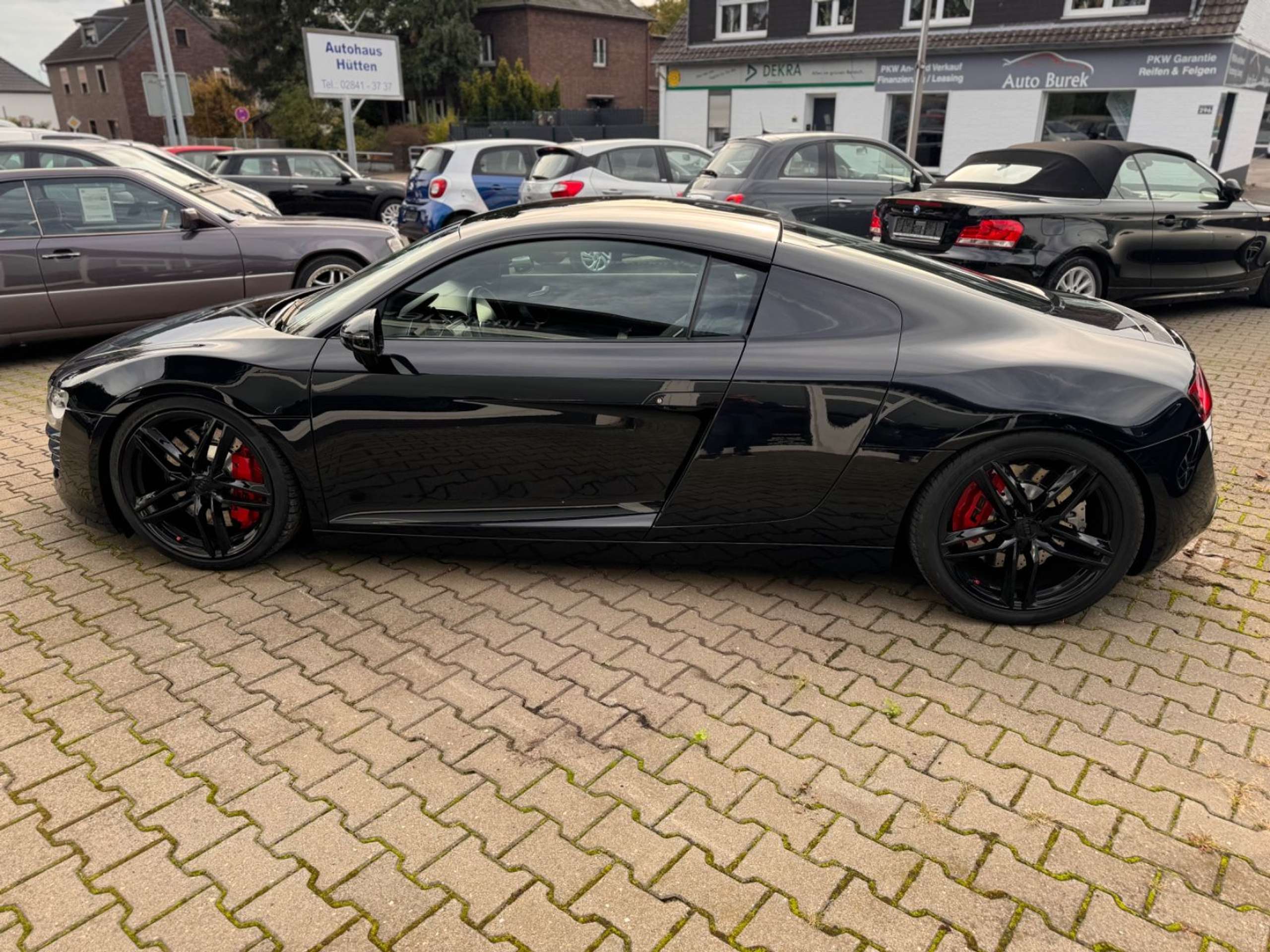 Audi - R8