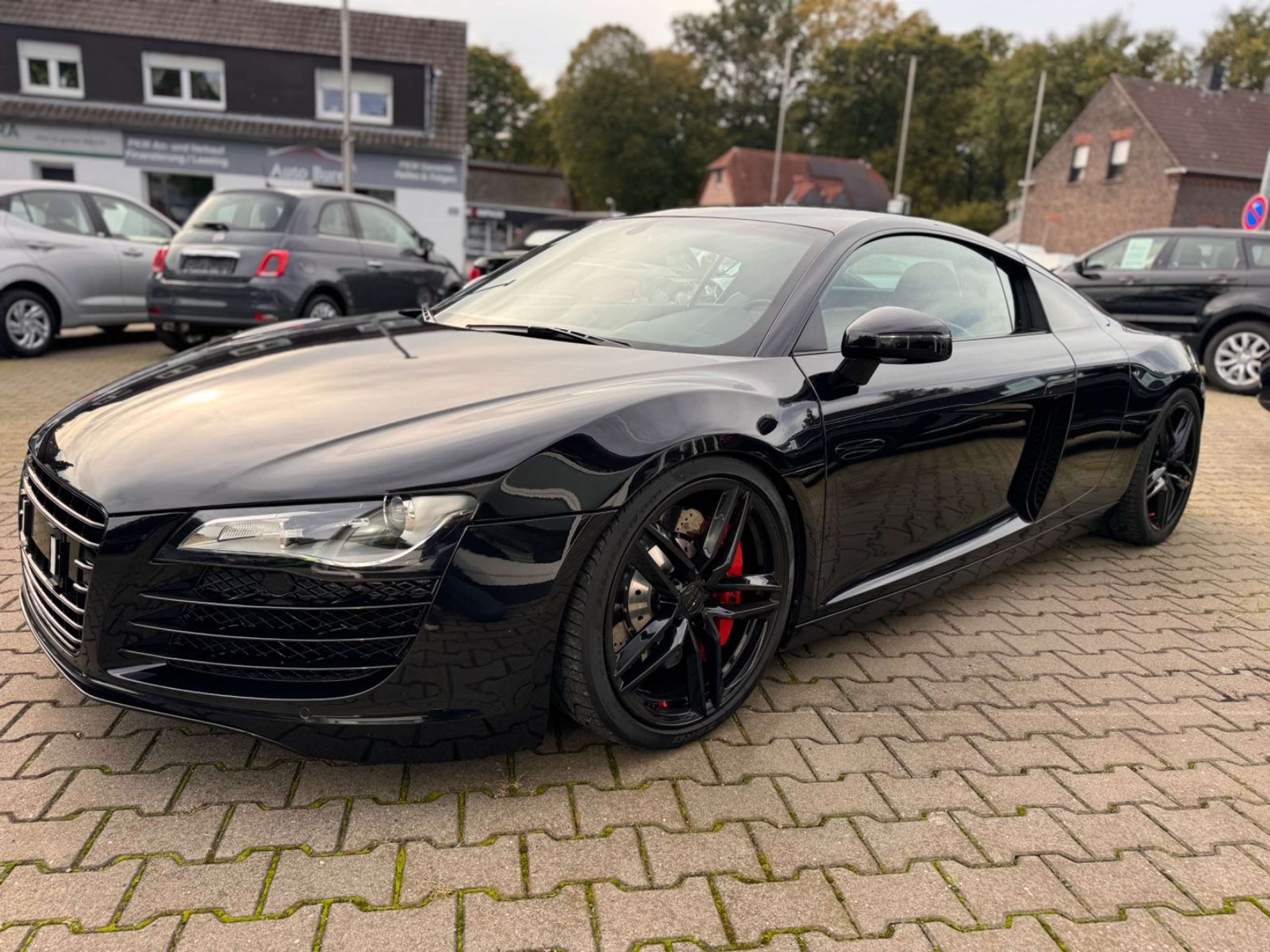 Audi - R8