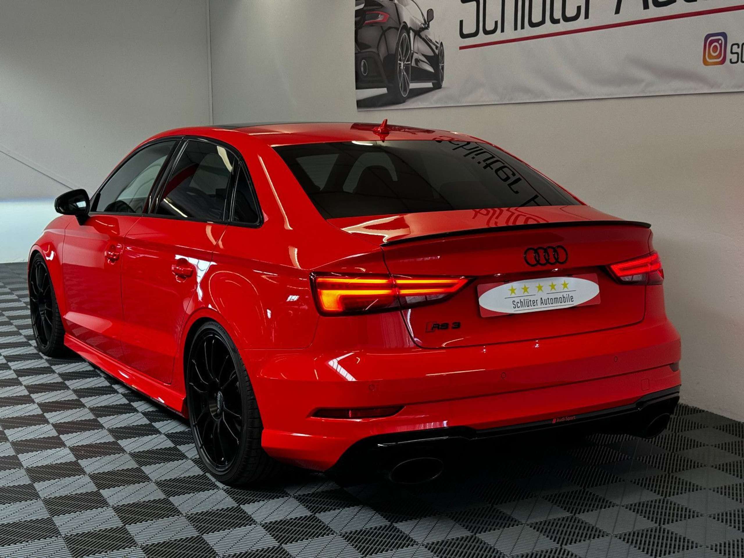 Audi - RS3