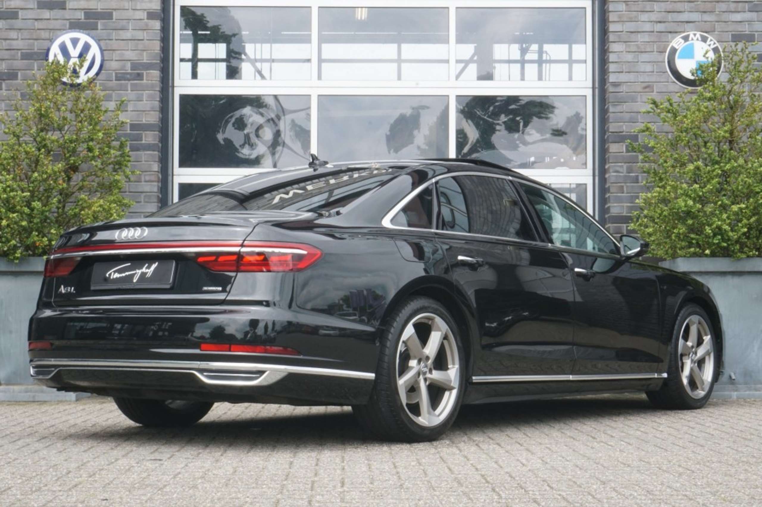 Audi - A8