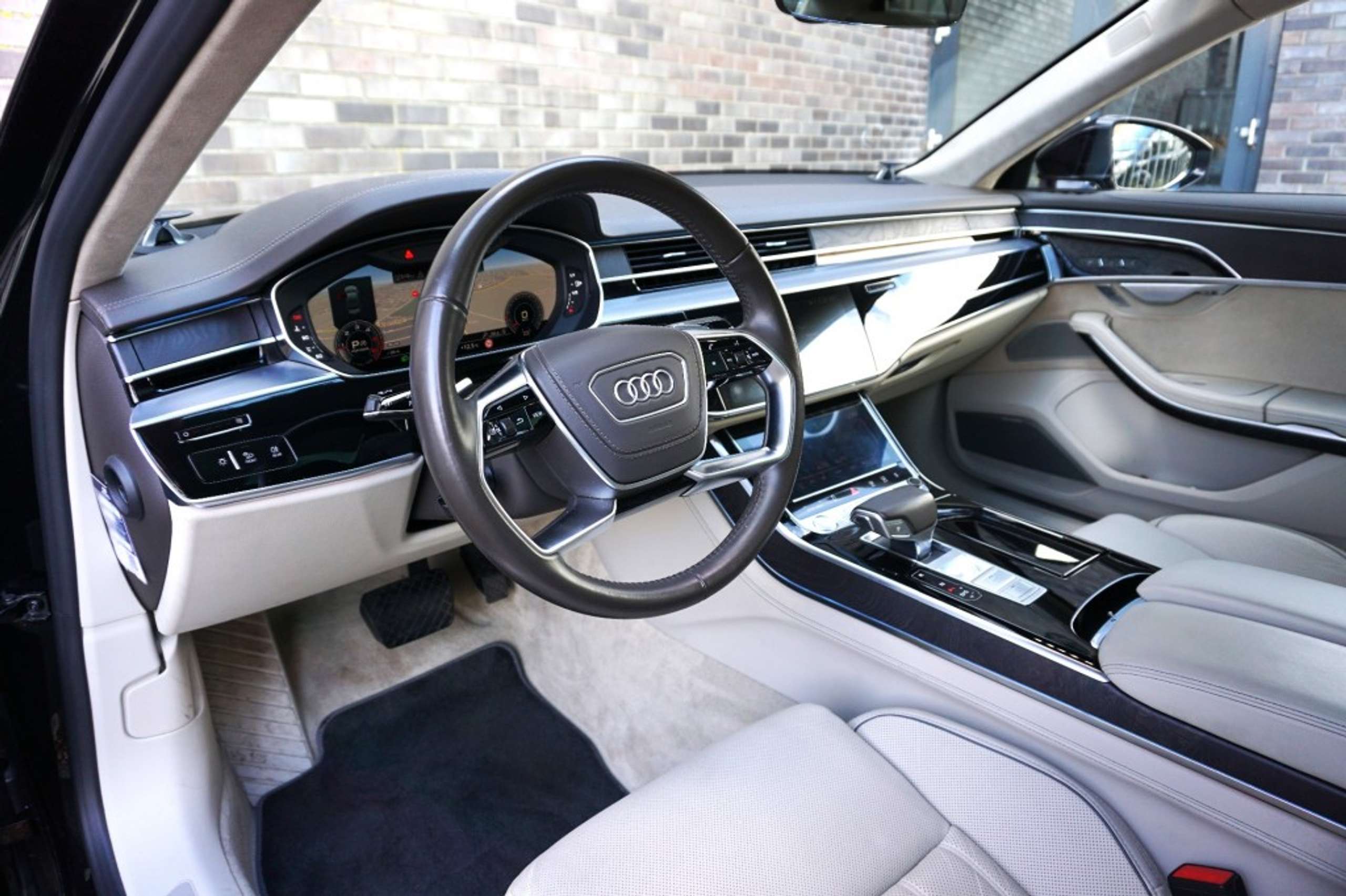 Audi - A8