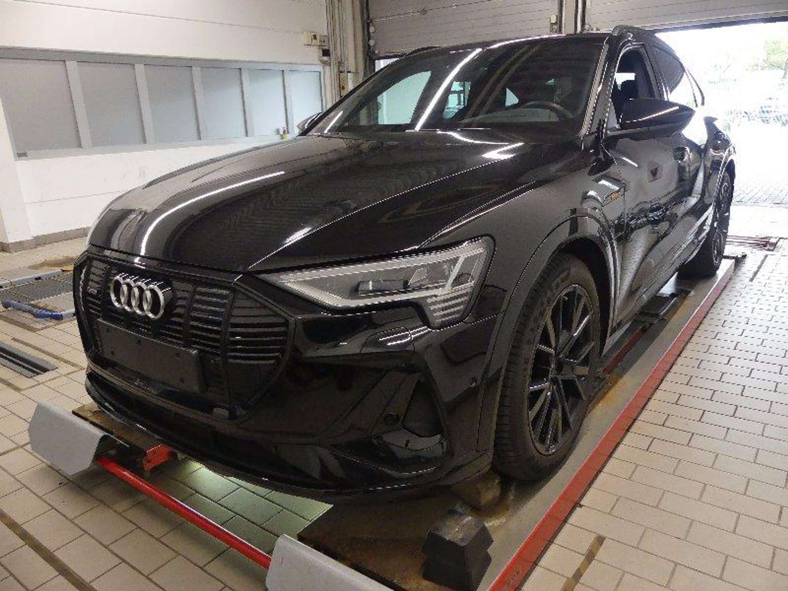 Audi - e-tron