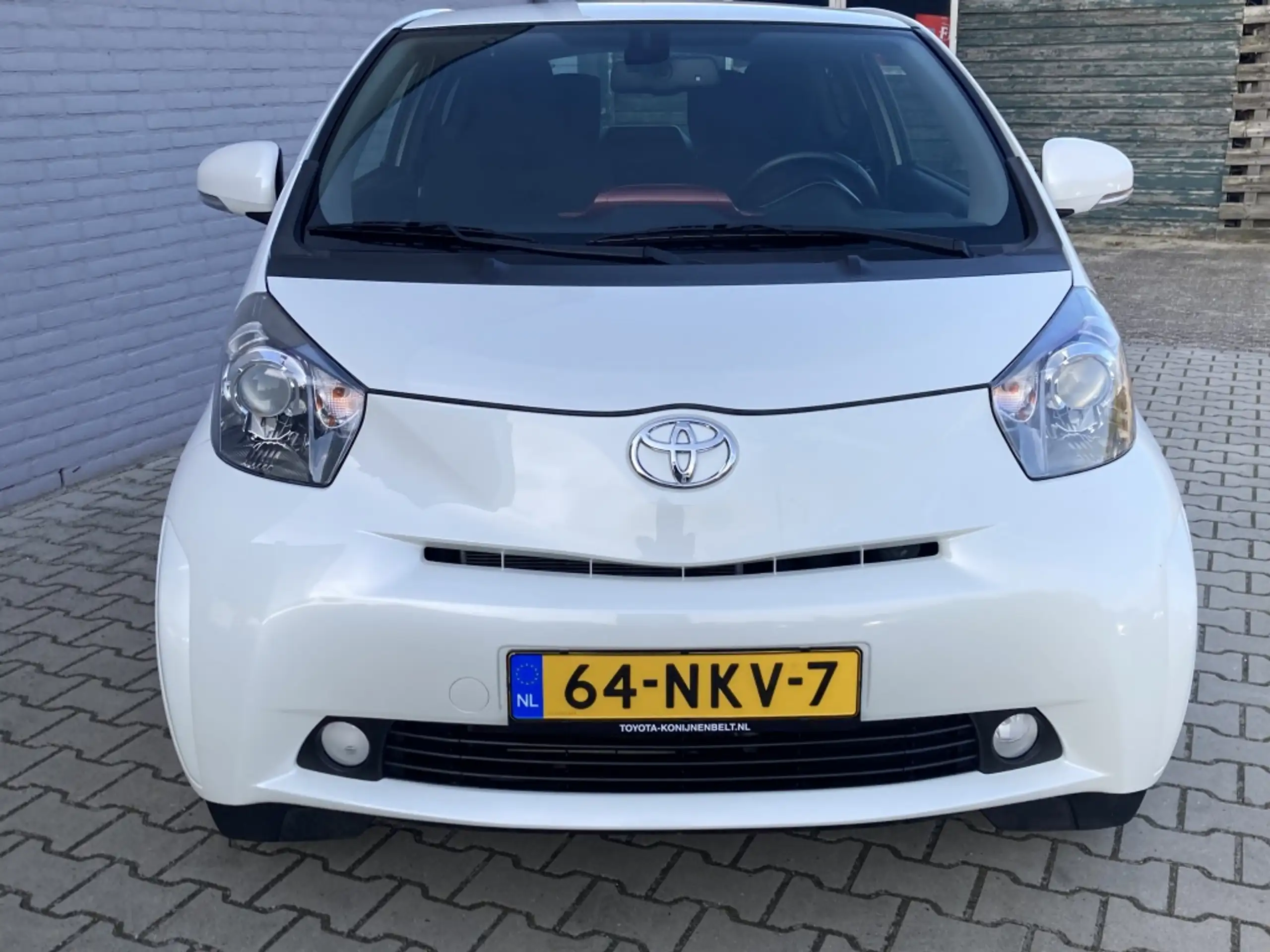 Toyota - iQ