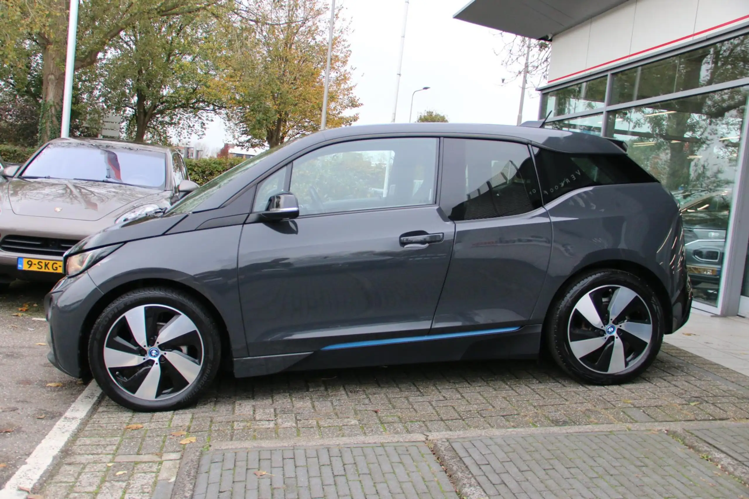 BMW - i3