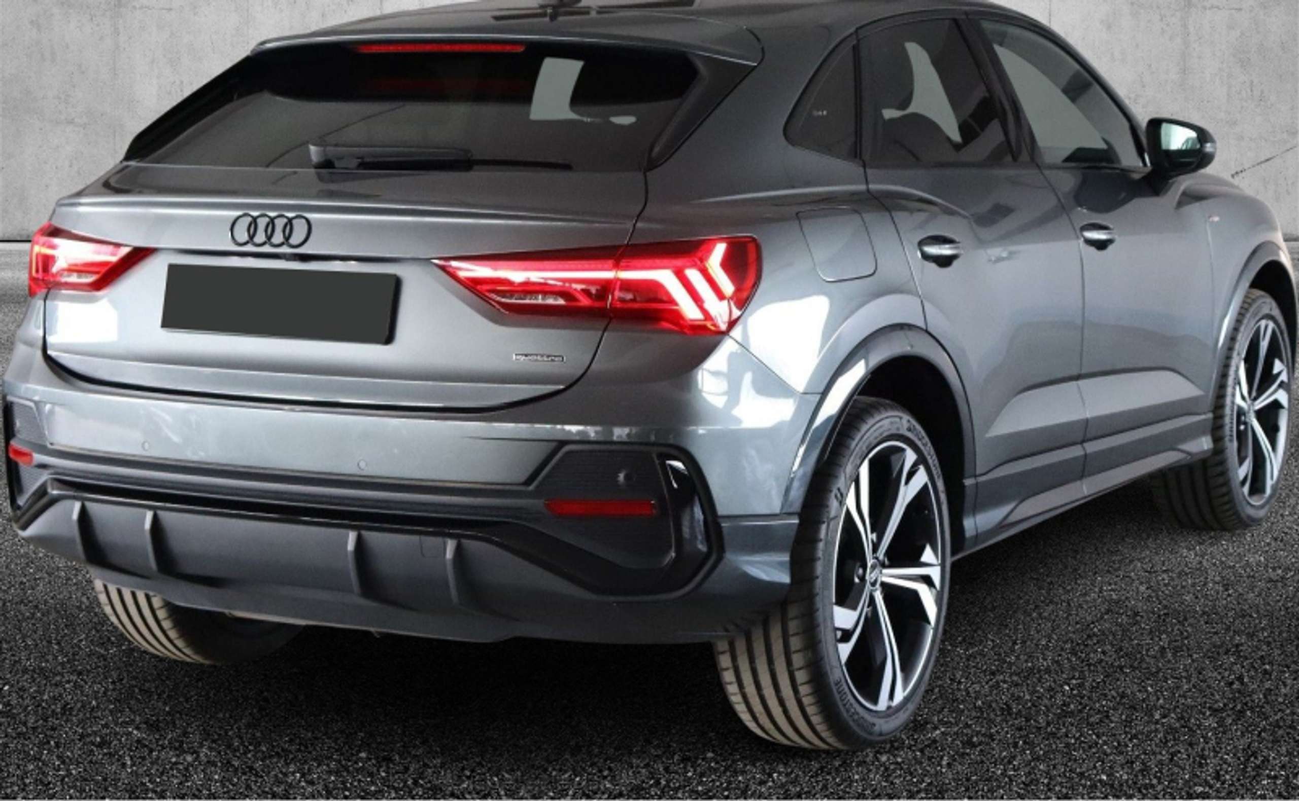 Audi - Q3