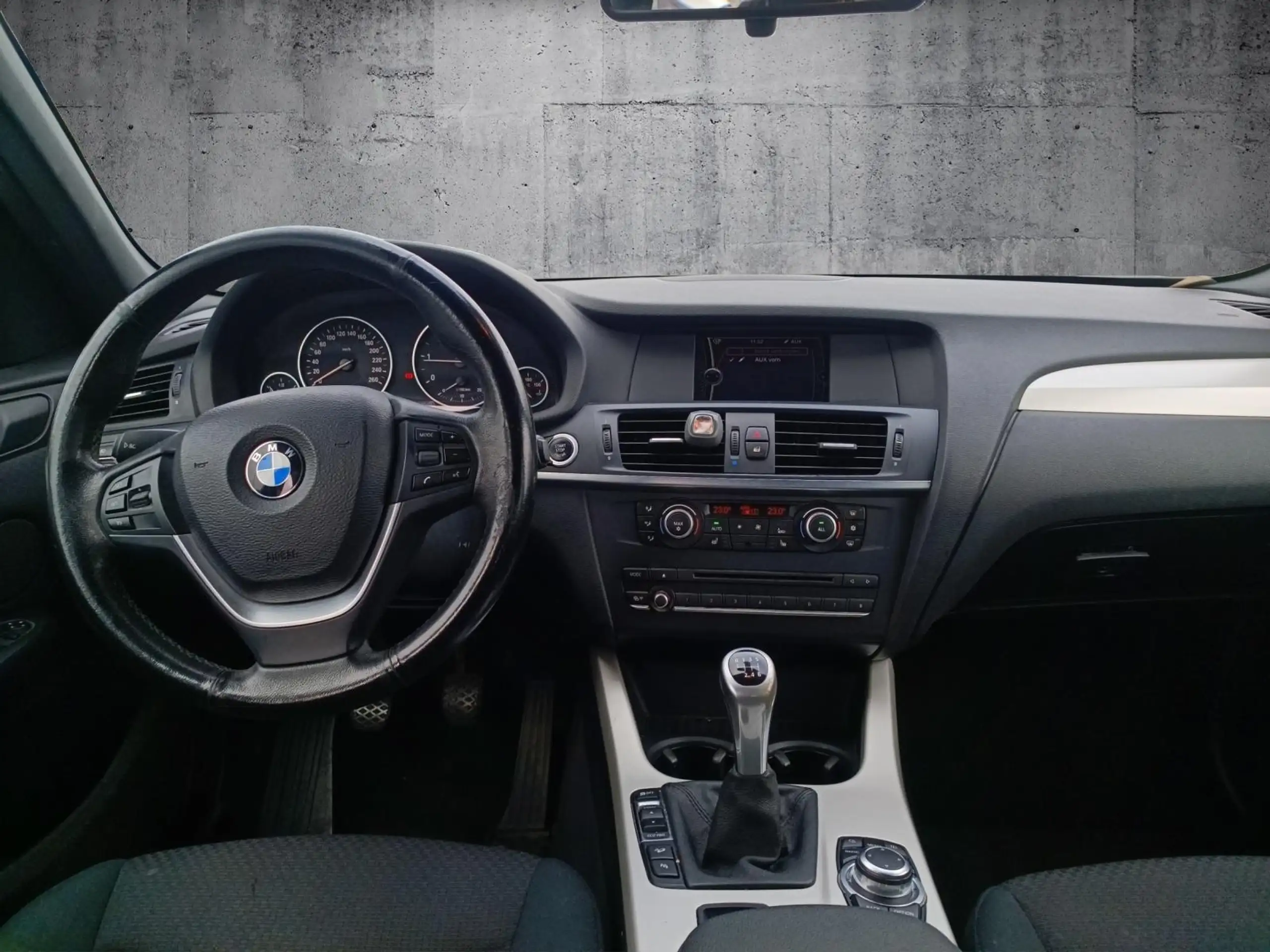 BMW - X3